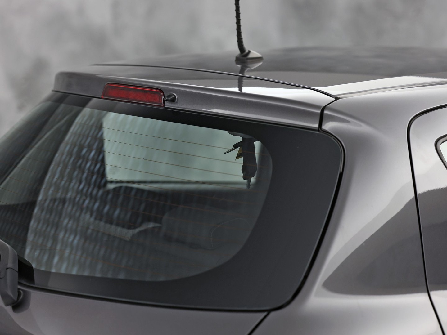Toyota Yaris 1.5 Hybrid Sport Automaat (NAVIGATIE, CAMERA, CLIMATE, SPORTSTOELEN, CRUISE, ELEK PAKKET, NIEUWSTAAT)