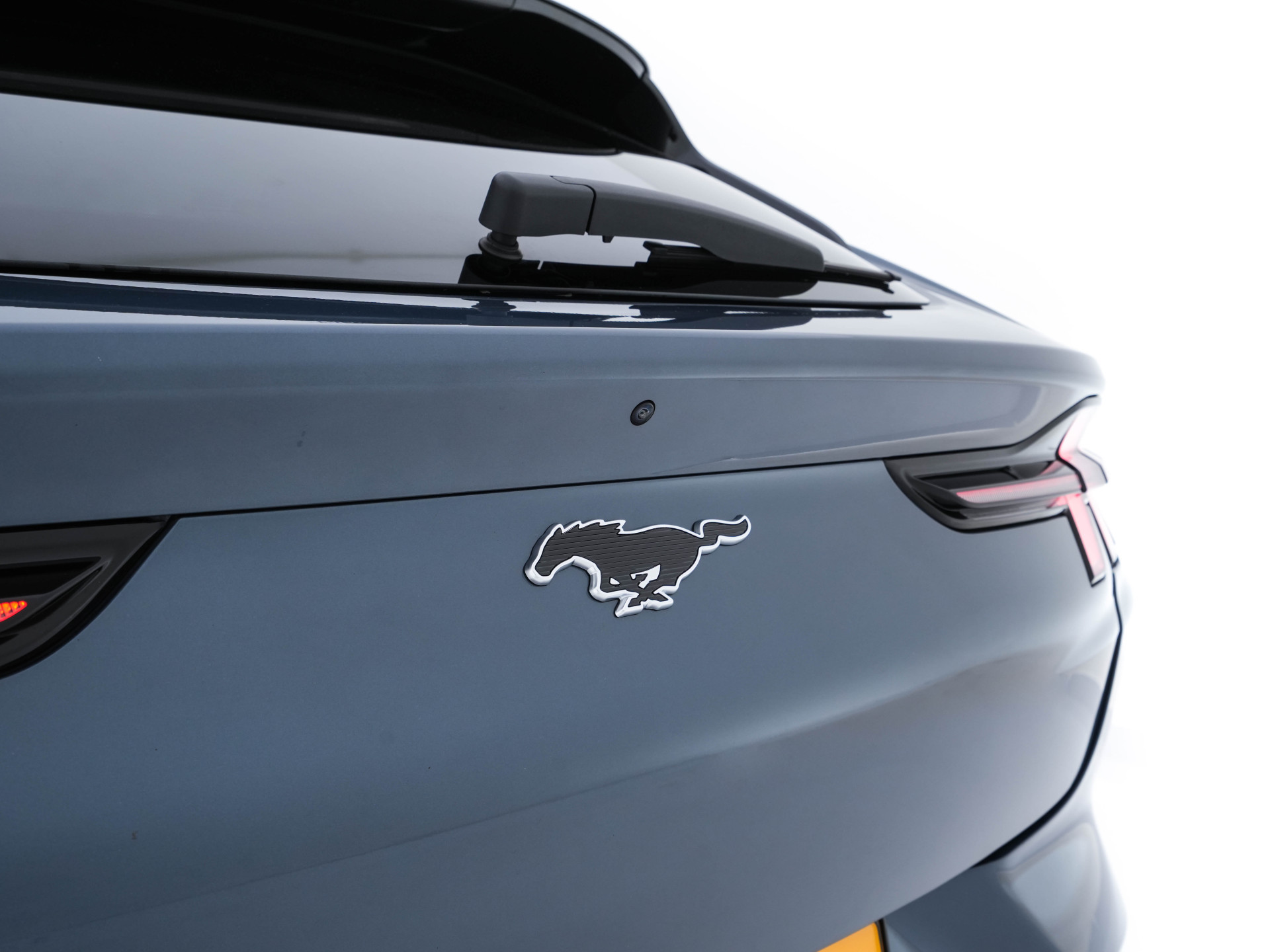 Ford Mustang Mach-E RWD 75 kWh (3-Fase-11 kW) {SOH-90%} (INCL-BTW) Aut.*LEATHER | FULL-LED | DAB | DIGI-COCKPIT | KEYLESS | NAVI-FULLMAP | CARPLAY | HEATED-COMFORTSEATS | TOPVIEW |  ADAPTIVE-CRUISE | PRIVACY-GLASS | 18'' ALU*