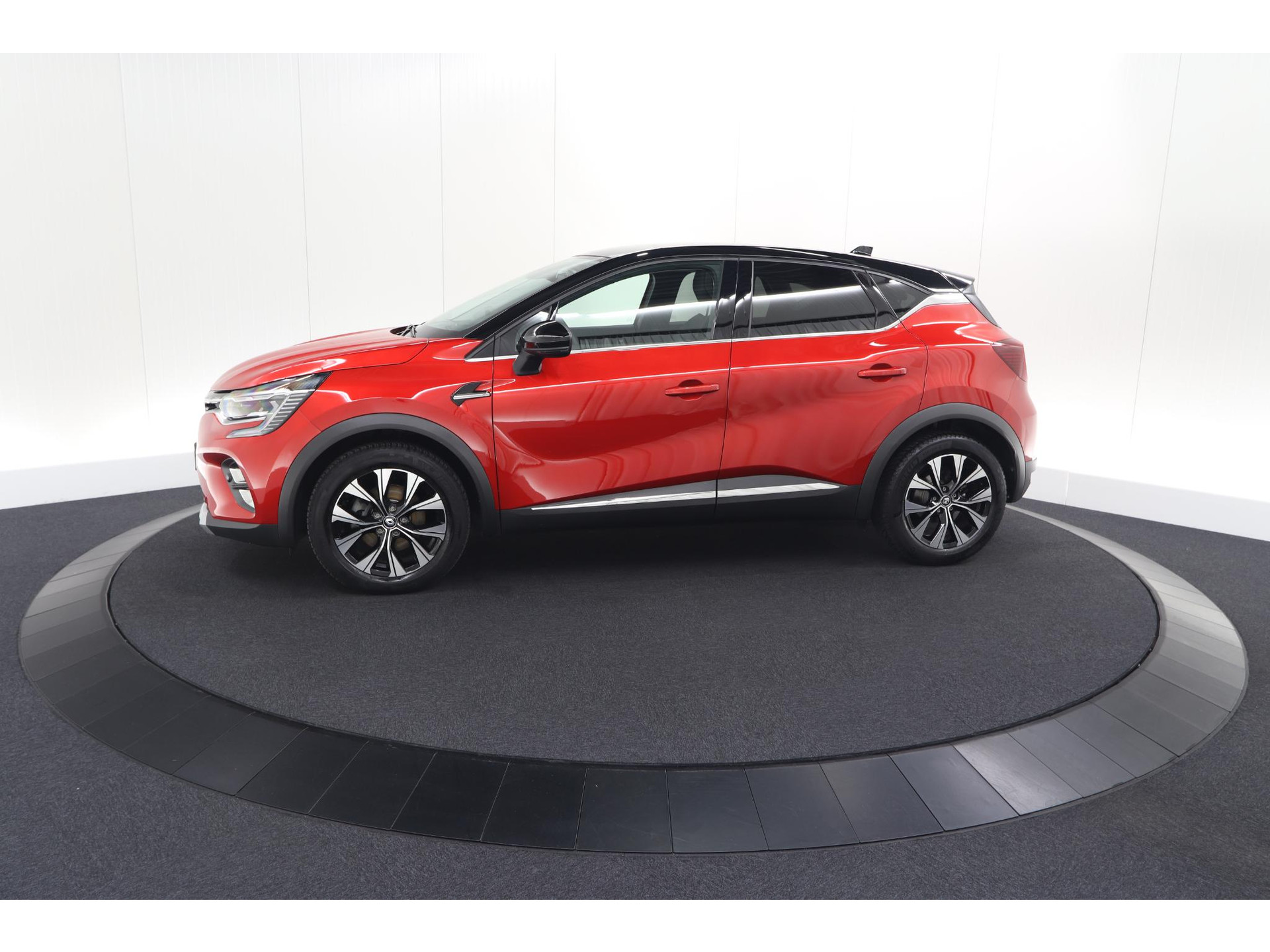 Renault Captur 1.6 E-Tech full hybrid 145 techno | Navigatie | Camera | Apple Carplay | 9.3 Inch Grootscherm