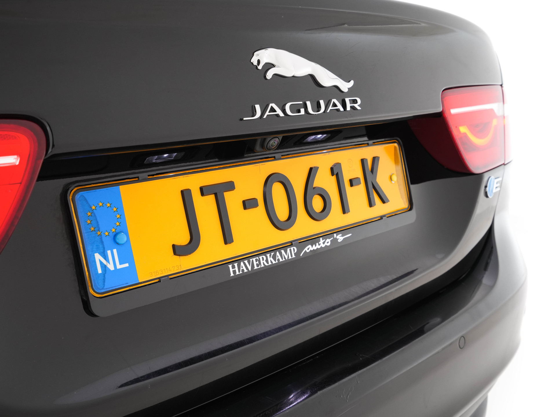 Jaguar XE 2.0 D Pure ( ⚠️ ) Aut. *LEATHER | NAVI-FULLMAP | HEATED-COMFORTSEATS | CAMERA | ECC | SHIFT-PADDLES | LANE-ASSIST | PDC | SHIFT-PADDLES | LANE-ASSIST | JAGUAR-AUDIO | CRUISE | 17''ALU*