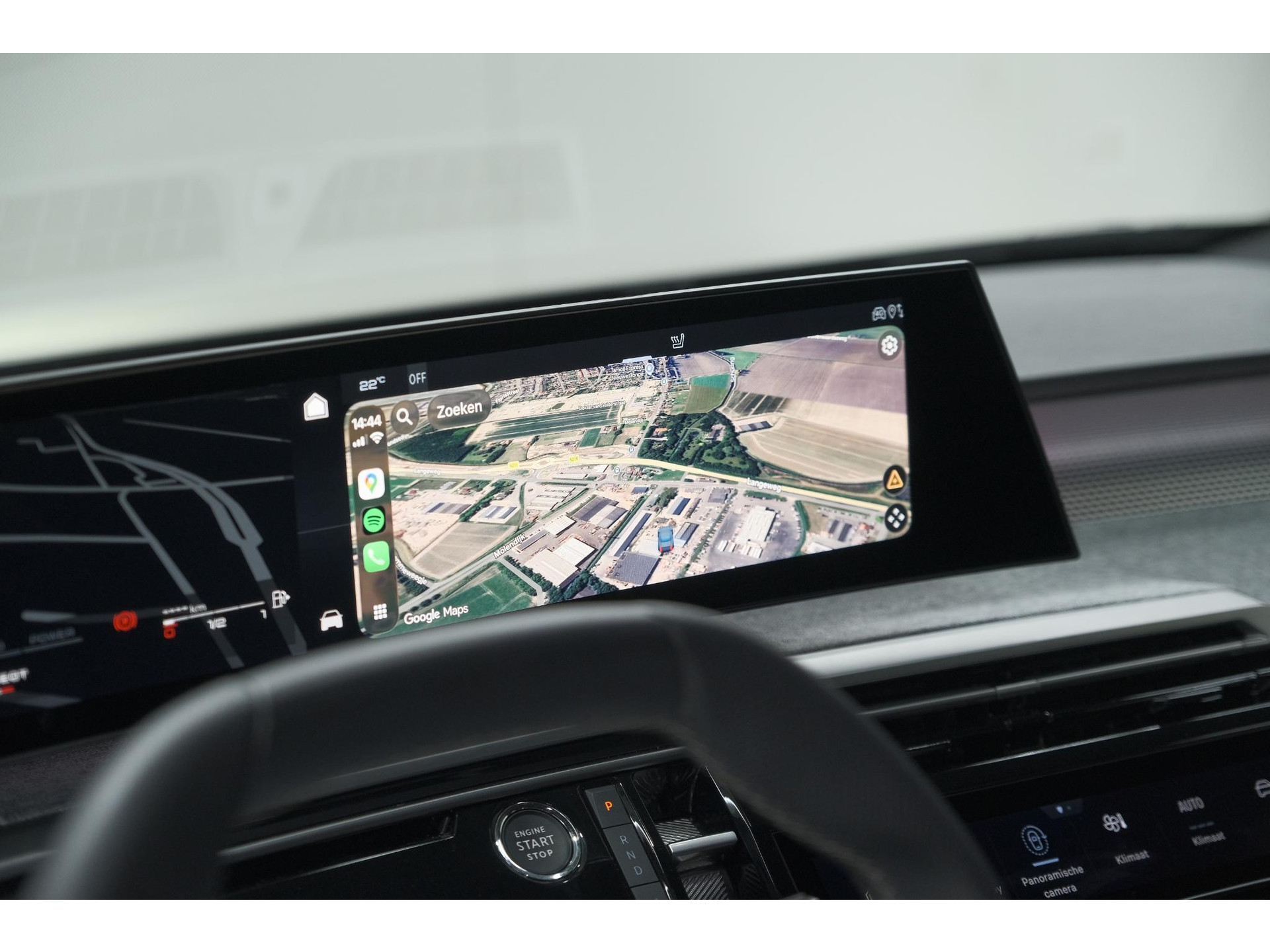 Peugeot 3008 1.2 Hybrid 136 GT | Panoramadak | 360 Camera | Stoelverwarming | Elektrische Kofferklep | Allseason Banden