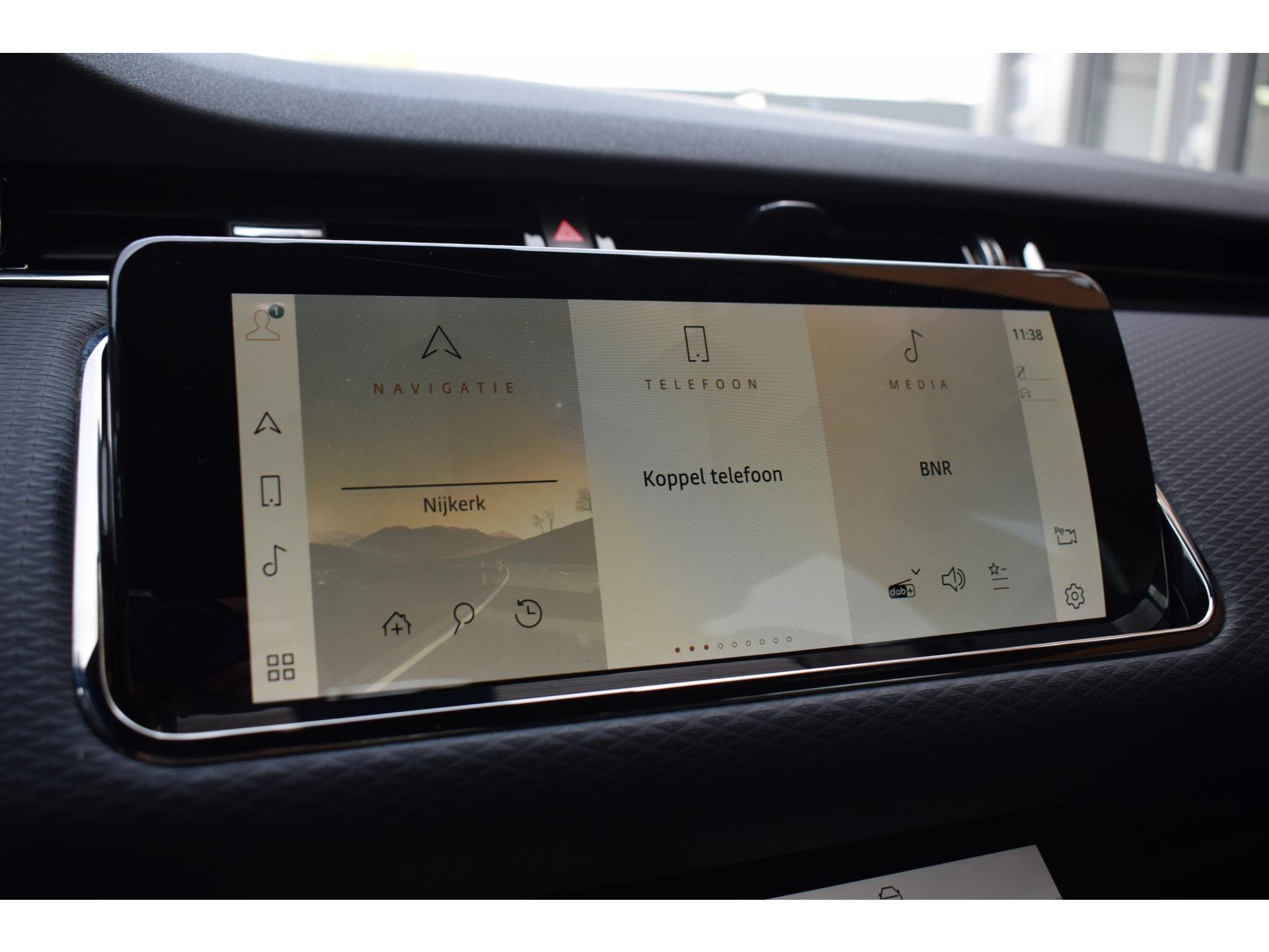 Land Rover Range Rover Evoque 1.5 P300e AWD SE | R-Dynamic | Trekhaak | Leer | Camera