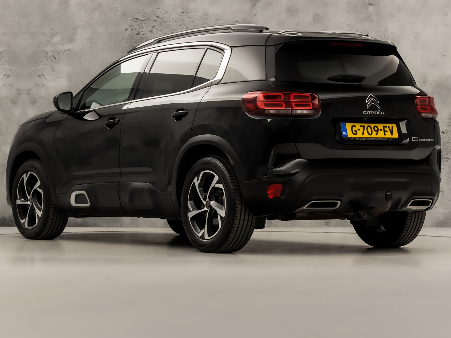 Citroën C5 Aircross 1.6 PureTech Sport 181Pk Automaat (APPLE CARPLAY, GROOT NAVI, 360 CAMERA, LM VELGEN, TREKHAAK, SPORTSTOELEN, KEYLESS, ADAPTIVE CRUISE, NIEUWSTAAT)