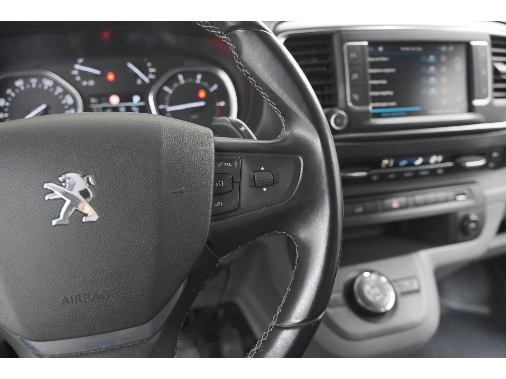 Peugeot Expert 2.0 BlueHDI 180 Automaat Standard Premium | Standkachel | Trekhaak | Head-Up Display | Camera | Apple Carplay | Laadruimte Betimmering