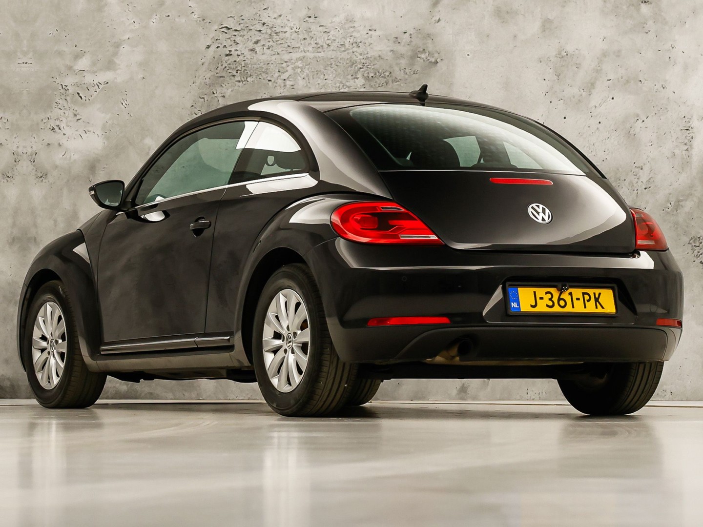 Volkswagen Beetle 1.2 TSI Sport (NAVIGATIE, CLIMATE, STOELVERWARMING, SPORTSTOELEN, LM VELGEN, CRUISE, NIEUWSTAAT)