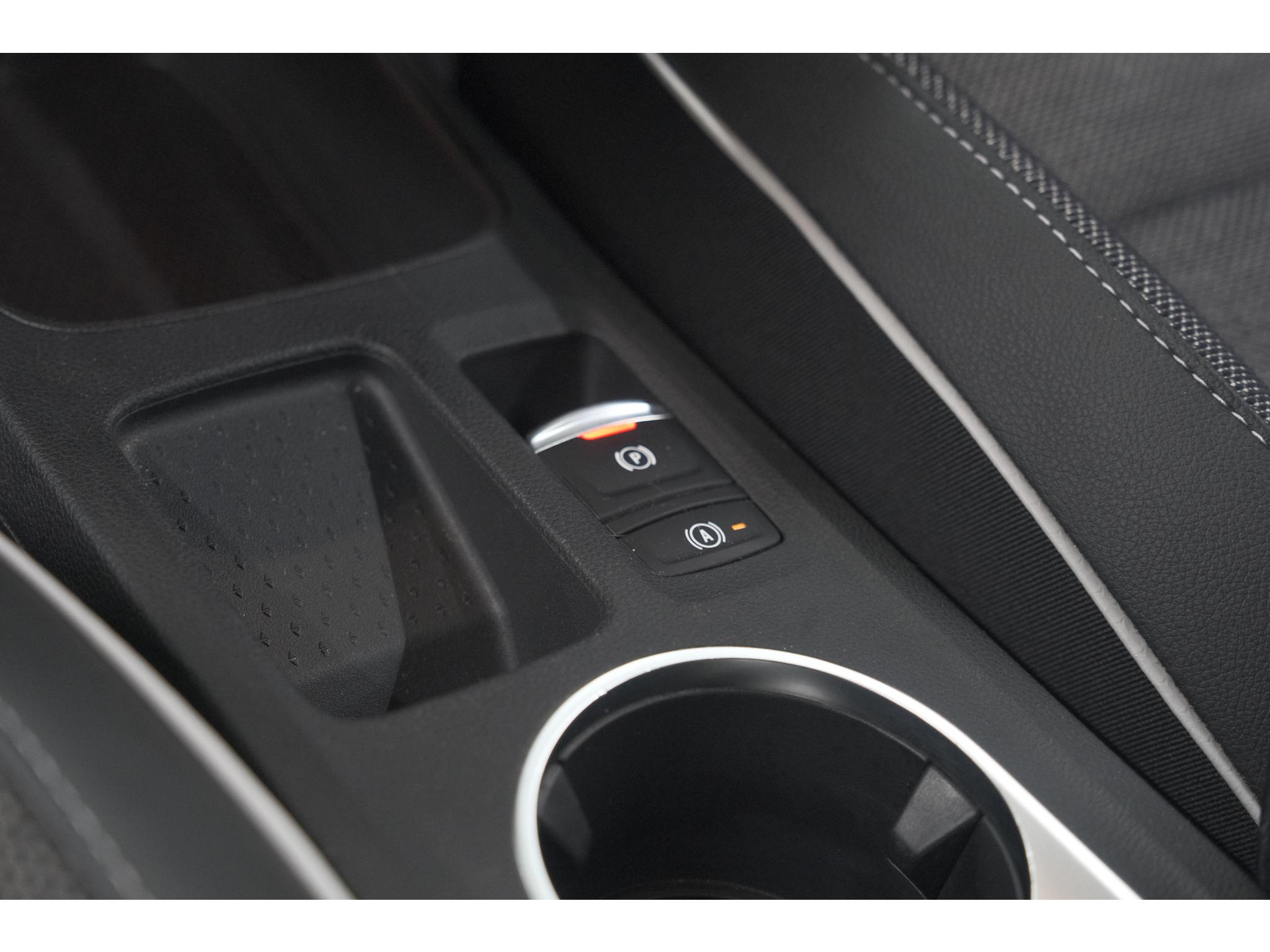 Renault Captur 1.6 E-Tech Plug-in Hybrid 160 Intens | Parkeersensoren | Apple Carplay | Navigatie | Climate Control