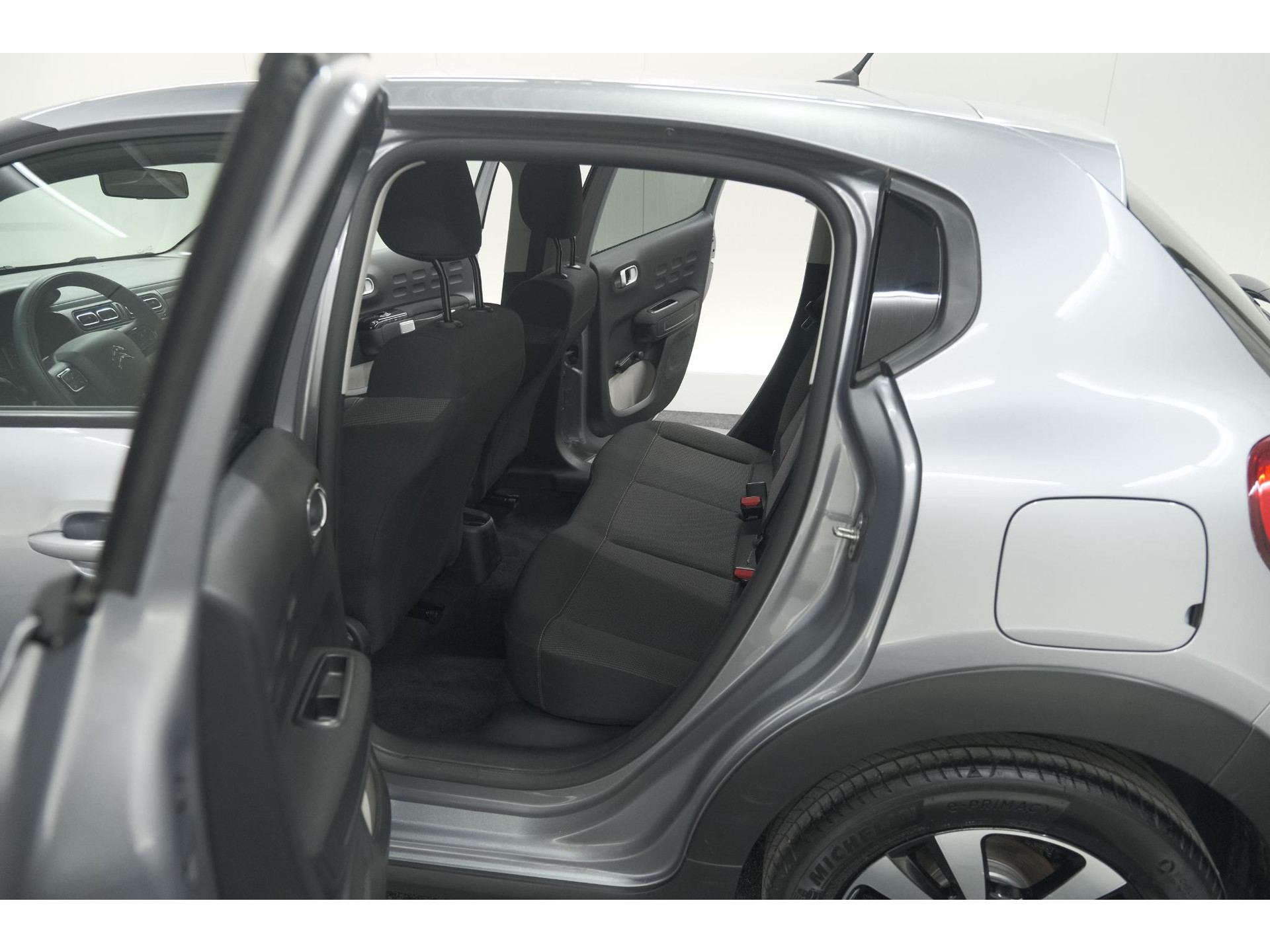 Citroen C3 PureTech 110 EAT6 Max | Apple Carplay | Parkeersensoren | Climate Control | 16 Inch Lichtmetalen Velgen