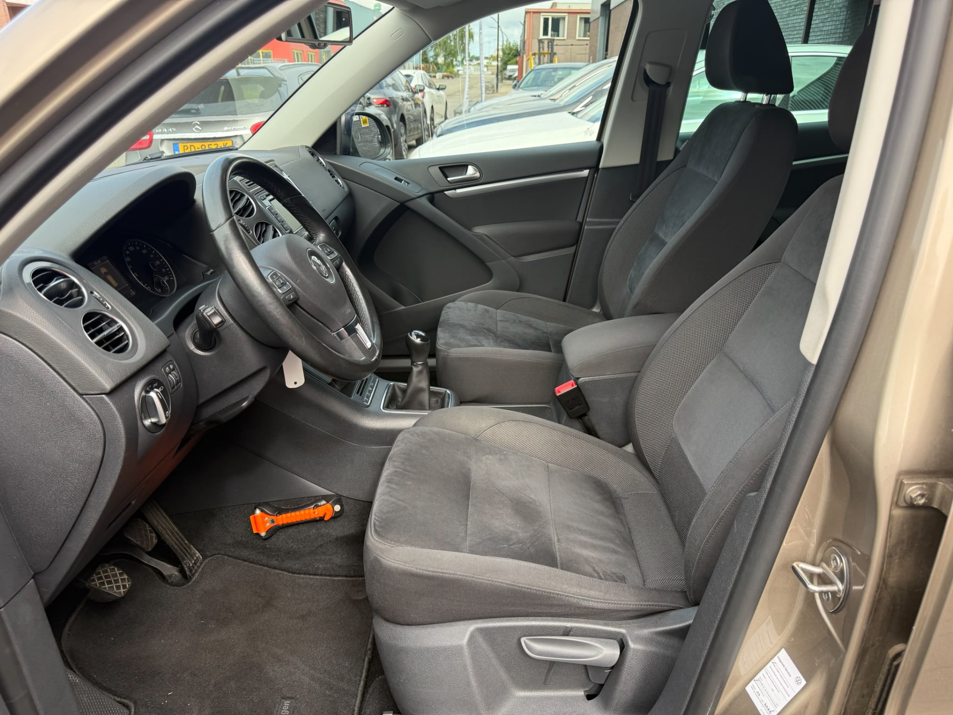 Volkswagen Tiguan 1.4 TSI Sport&Style | 1E EIGENAAR | 3/6/12MND GARANTIE | NAVI | PDC | 160 PK | LAGE KM |