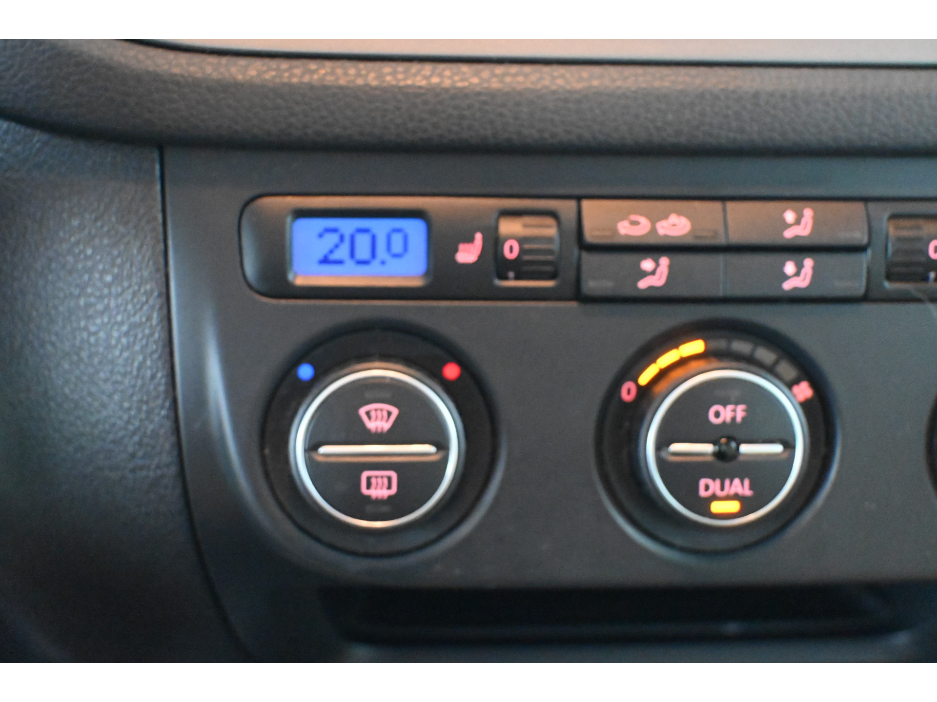 Volkswagen Tiguan 2.0 TDI Automaat DSG Sport&Style 4Motion Clima Cruise control Trekhaak Leder Lichtmetaal Inruil mogelijk