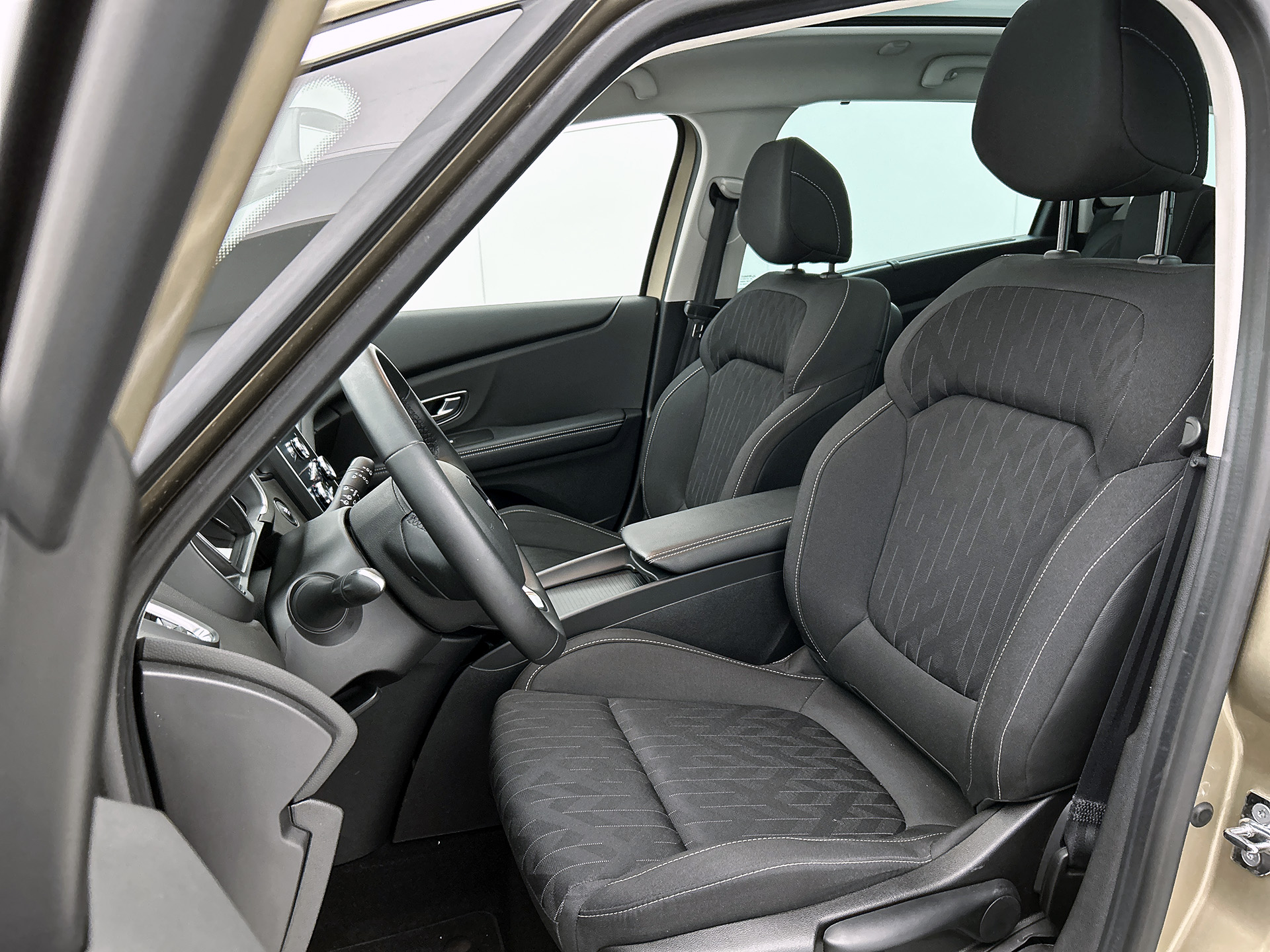 Renault Grand Scénic 1.3 TCe 116PK Limited 1e EIGENAAR | DEALER ONDERHOUDEN | PANORAMDAK | NAVI | PARK. SENSOREN V+A