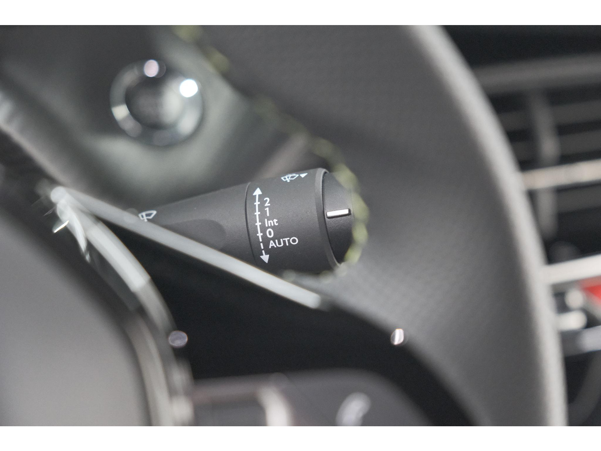 Peugeot e-2008 EV GT Avantage 54 kWh | 360 Camera | Massage Functie | Dodehoekdetectie | Stoelverwarming