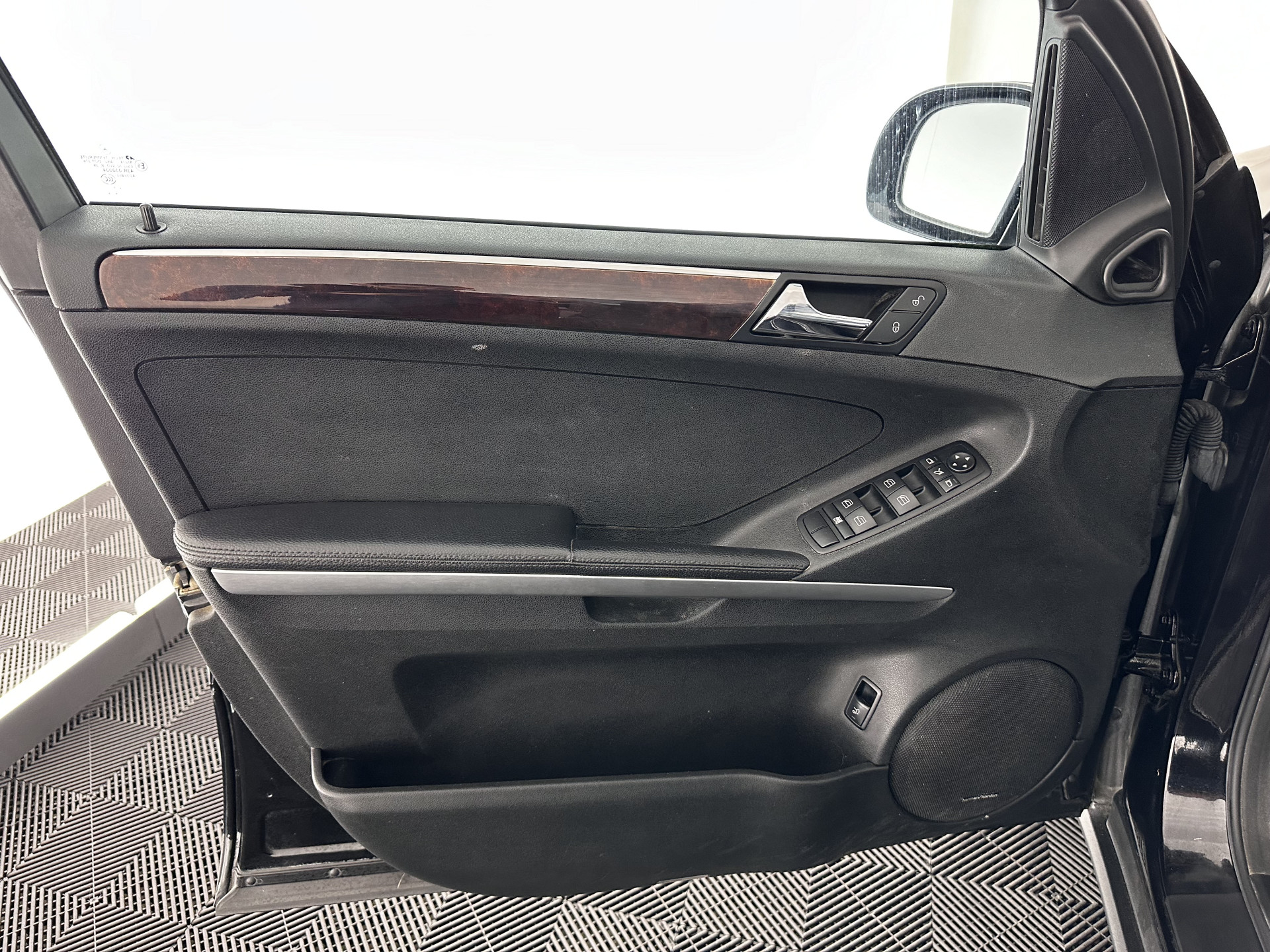 Mercedes-Benz M-klasse ML 420 CDI (⚠️) Aut. *PANO | LEATHER | BI-XENON | NAVI-FULLMAP | KEYLESS | AIRMATIC | CAMERA | TOWBAR | CRUISE | HARMAN/KARDON-AUDIO| MEMORY-PACK | HEATED-COMFORT-SEATS | 19"ALU*