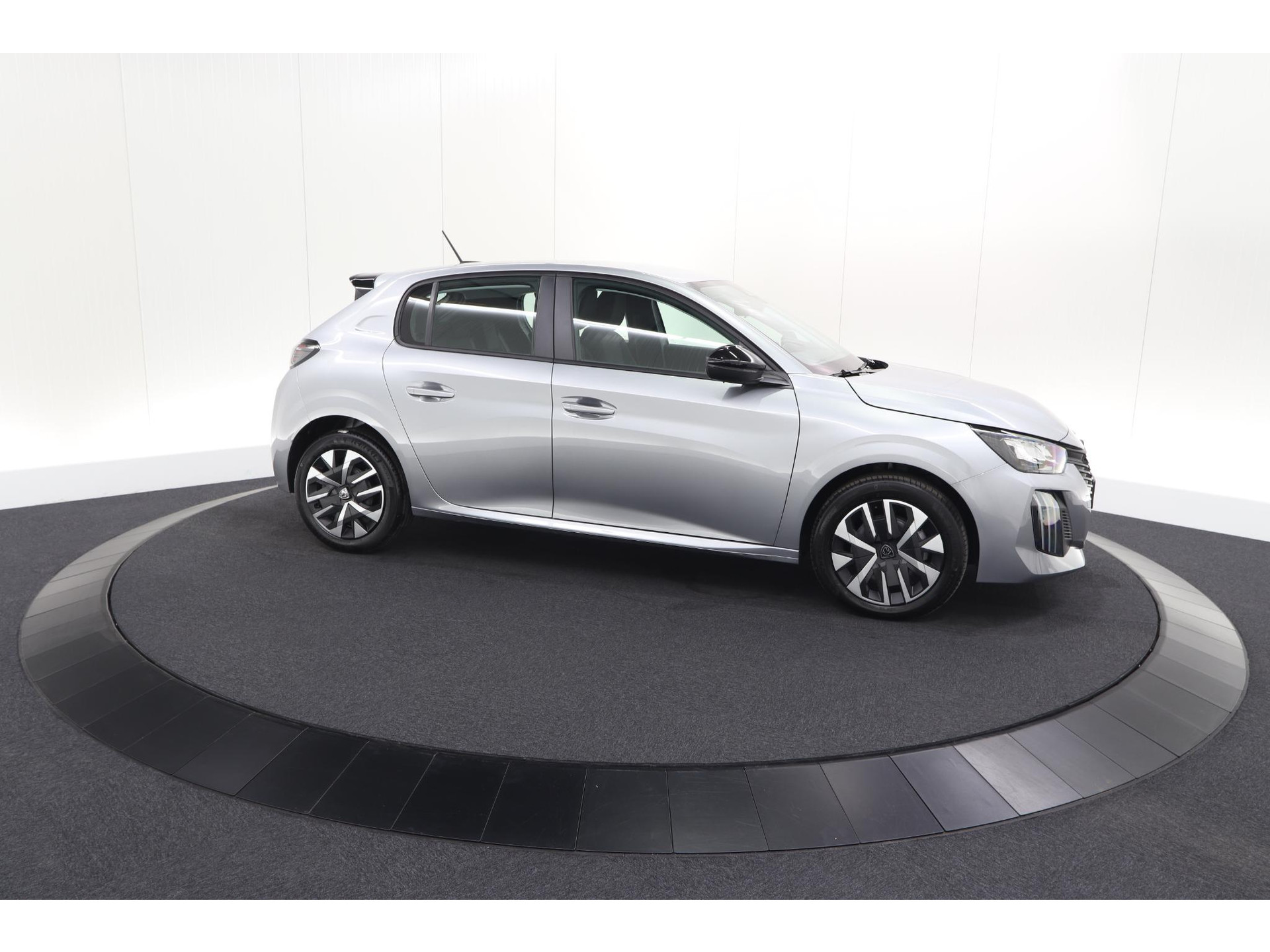 Peugeot 208 1.2 Hybrid 110 e-DCS6 Style | Direct Leverbaar | Apple Carplay | Parkeersensoren