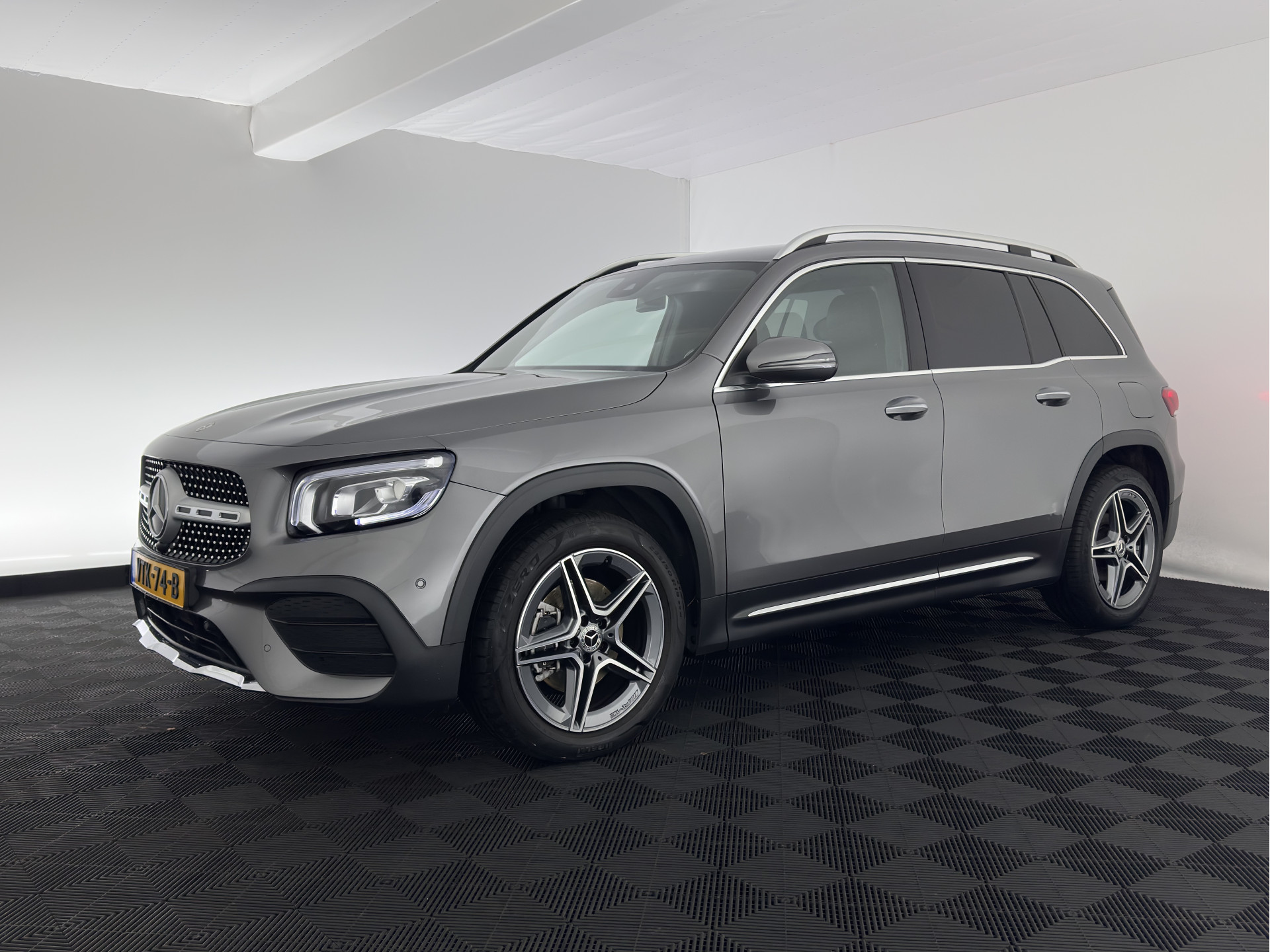 Mercedes-Benz GLB 200 d ( VAN ) Premium AMG-Sport-Pack Aut. *LEATHER-MICROFIBRE | FULL-LED | AMBIENT-LIGHT | WIDE-SCREEN-DIGICOCKPIT | HEATED-SPORTSEATS | KEYLESS | NAVI-FULLMAP | DAB+ | ECC | PDC | CRUISE | 19''ALU*
