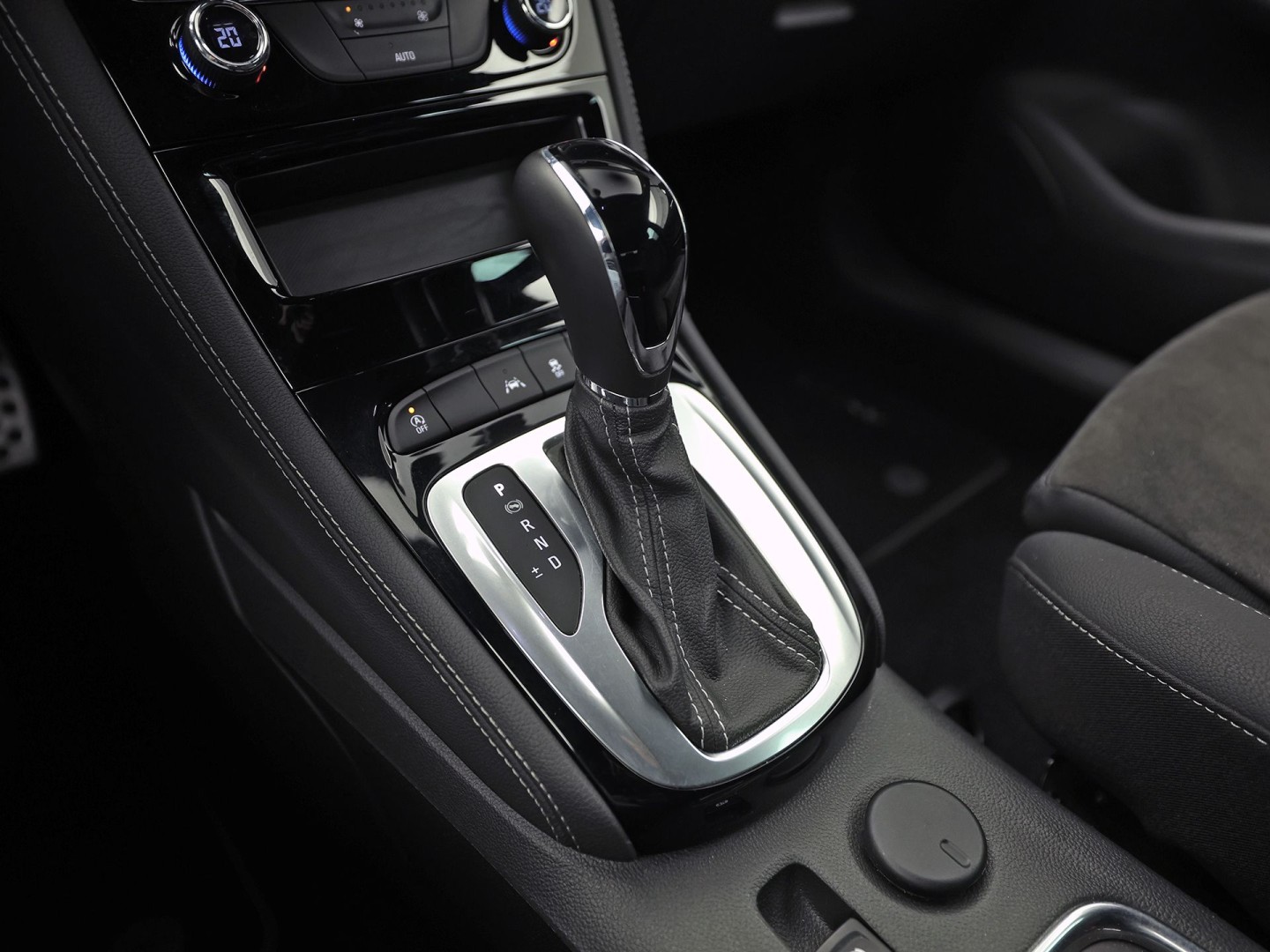 Opel Astra Sports Tourer 1.4 Ultimate 145Pk Automaat (VIRTUAL COCKPIT, APPLE CARPLAY, GROOT NAVI, LEDER/ALCANTARA, CAMERA, SPORTSTOELEN, GETINT GLAS, ZWART HEMEL, ADAPTIVE CRUISE, NIEUWSTAAT)