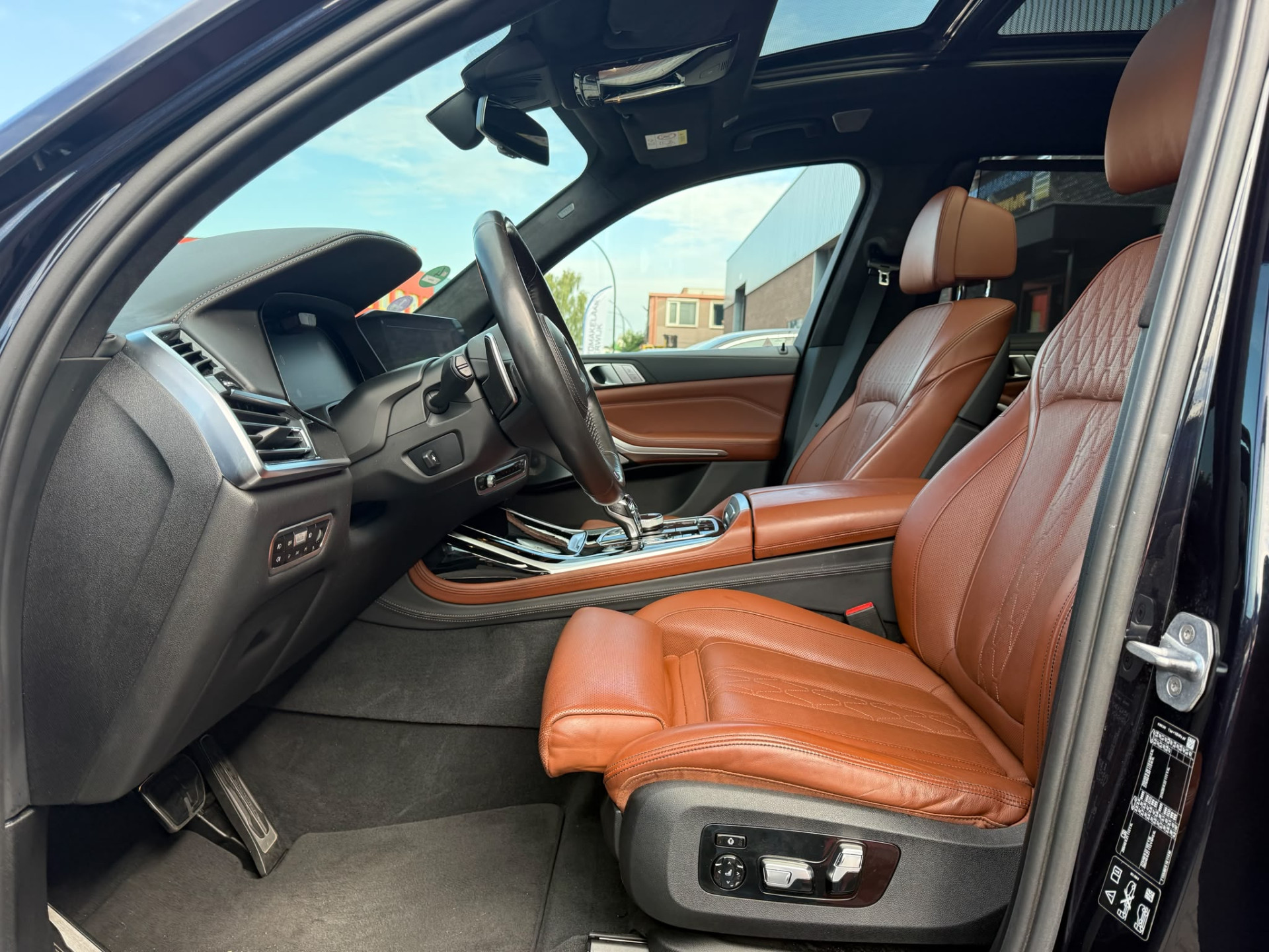 BMW X7 xDrive40i 6p. | 2E EIGENAAR | 3/6/12MND GARANTIE| M-SPORT |PANO | LASER | LED | B&W | MASSAGE | CARPLAY | TREKHAAK | DAB | BOMVOL |