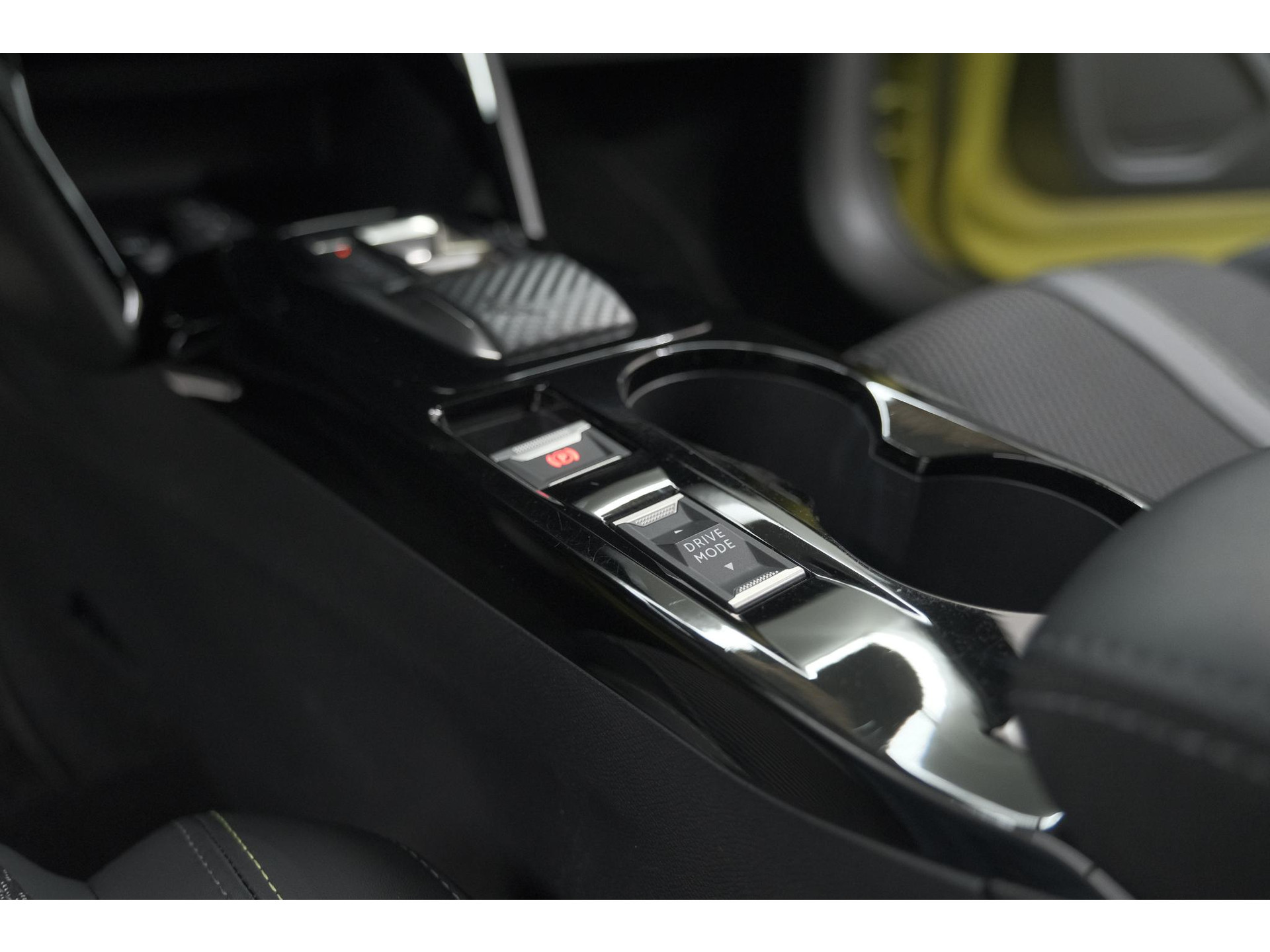 Peugeot 208 Hybrid 136 e-DCS6 GT | Camera | Apple Carplay | Parkeersensoren