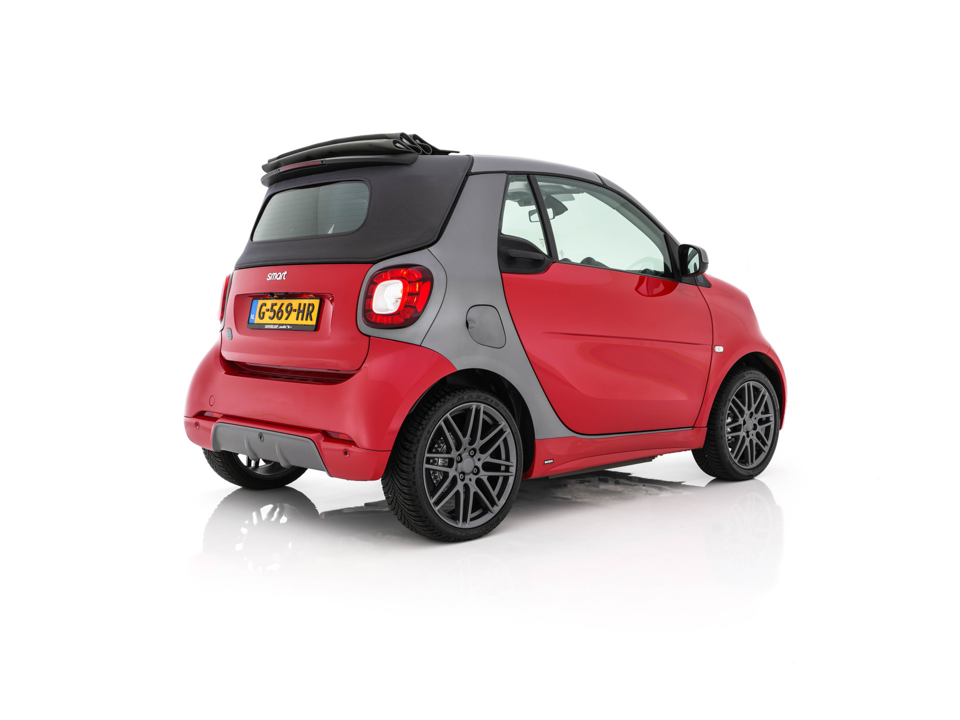 Smart fortwo cabrio EQ BRABUS Style 18 kWh [ 3-Fase ] *LEATHER | HEATED-SPORTSEATS | NAVI-FULLMAP | CAMERA | DAB+ | AIRCO | PDC | CRUISE | 16''ALU*