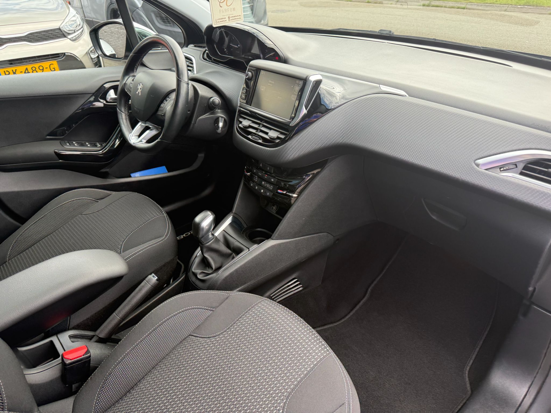 Peugeot 208 1.2 110PK Allure | 2E EIGENAAR | 3/6/12MND GARANTIE | PANO | DAB | CARPLAY | NAVI | CRUISE | JBL | AIRCO | TREKHAAK | MAT |