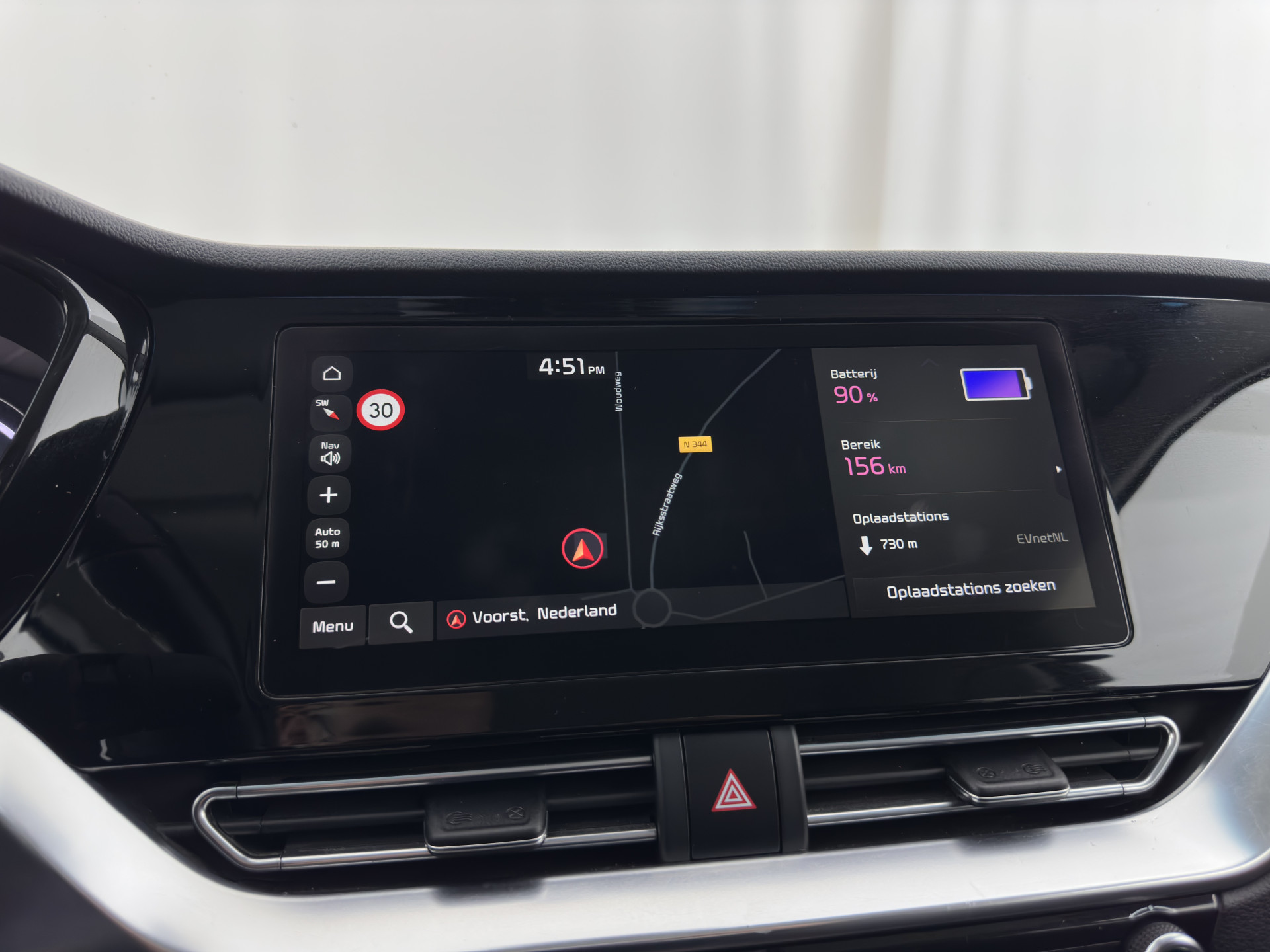 Kia e-Niro ExecutiveLine 64 kWh (3-Fase) {SOH-100%) (INCL-BTW)  Aut *HEATPUMP | LEATHER | FULL-LED | NAVI-FULLMAP | ADAPTIVE-CRUISE | CAMERA | MEMORY-PACK | LANE-ASSIST | KEYLESS | DIGI-COCKPIT | PRIVACY-GLASS | AMBIENT-LIGHT | 17"ALU*