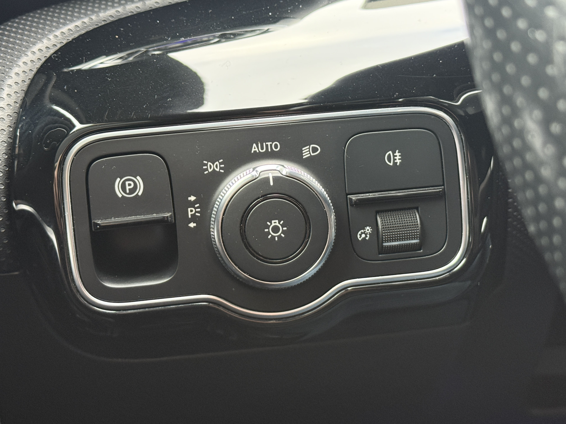 Mercedes-Benz A-klasse 220 4MATIC Premium | Panoramadak | Sfeerverlichting | Camera