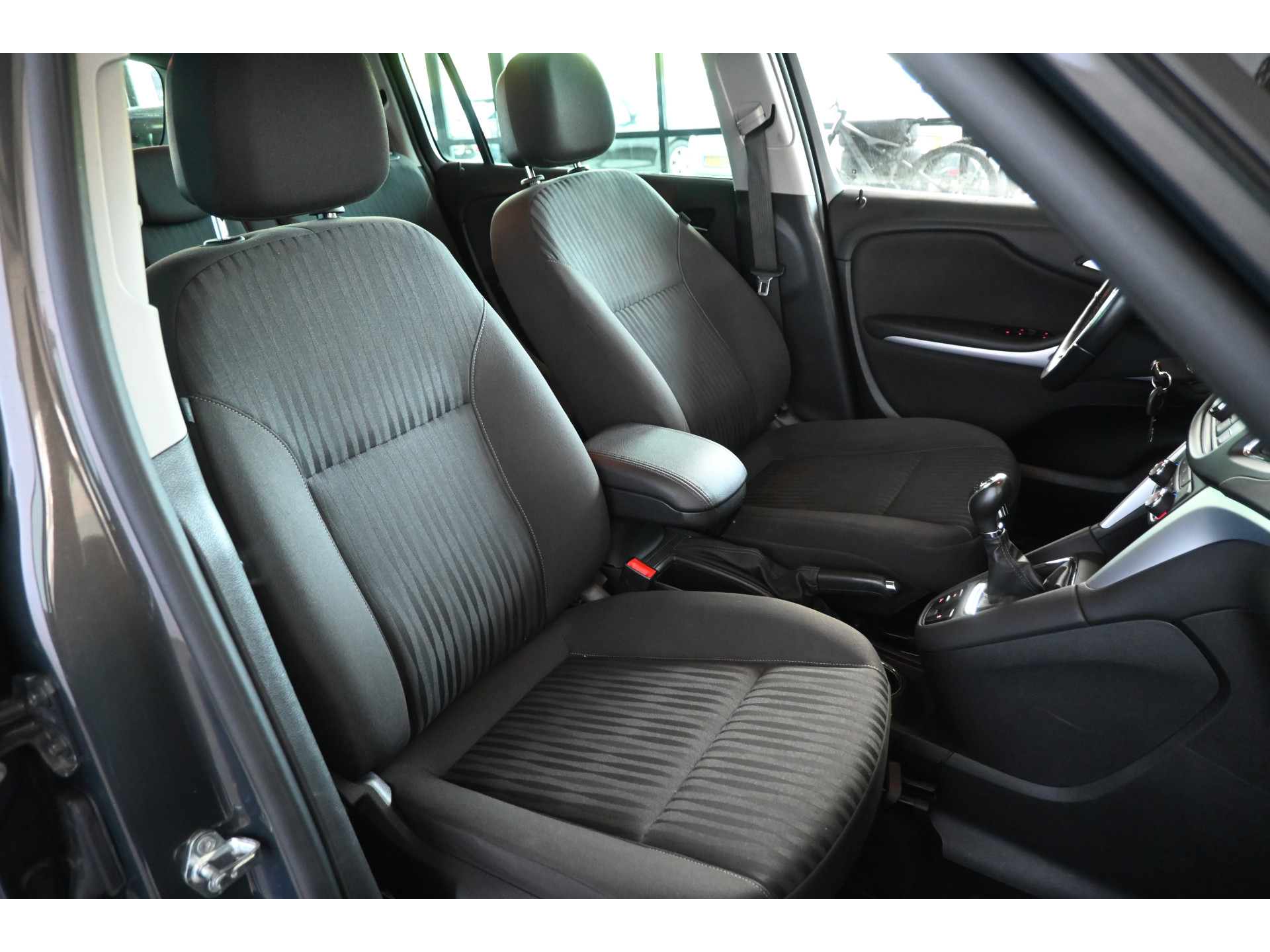 Opel Zafira Tourer 1.4 Edition 7p Clima Cruise control Navigatie PDC Goed Onderhouden! Inruil Mogelijk!