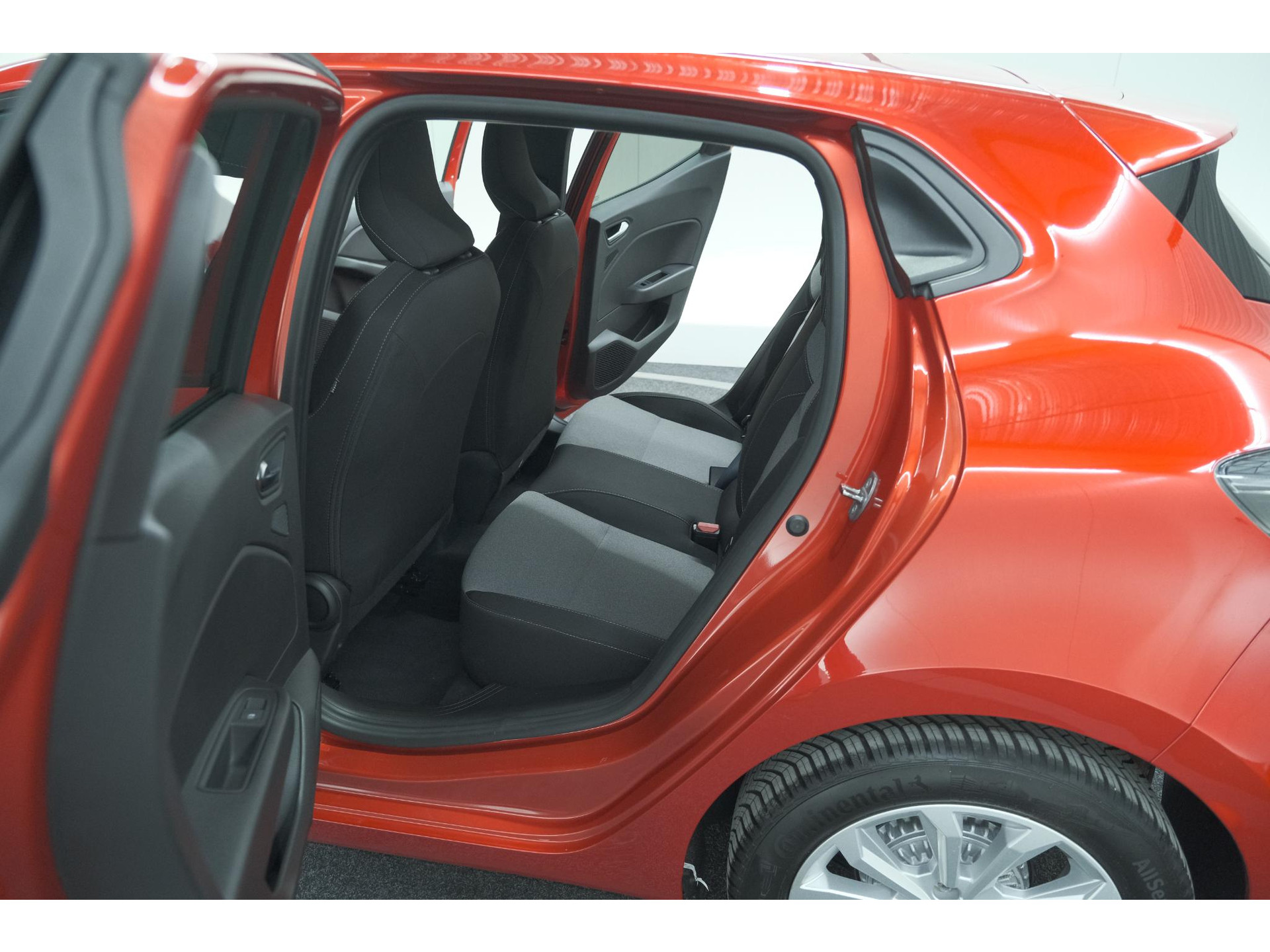 Renault Clio TCe 90 GPF Evolution | Camera | Navigatie | Apple Carplay | Parkeersensoren | Stoelverwarming