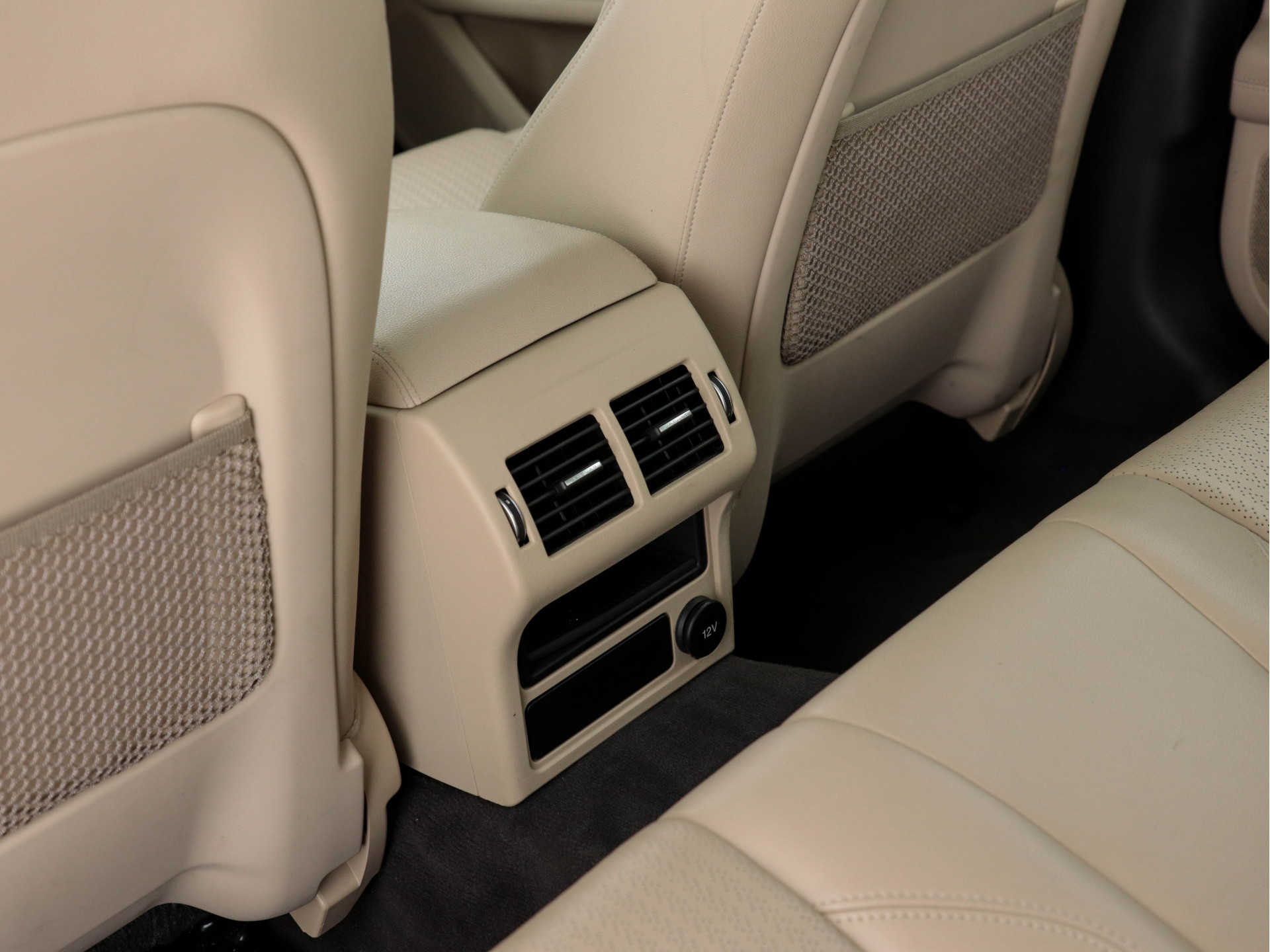 Jaguar XF 2.0D Portfolio Premium-Business-Pack Aut *LEATHER | BI-XENON | NAVI-FULLMAP | KEYLESS | MERIDIAN-SURROUND | SHIFT-PADDLES |  LANE-ASSIST | CRUISE | CAMERA | HEATED/COOLED-COMFORTSEATS | 17"ALU*