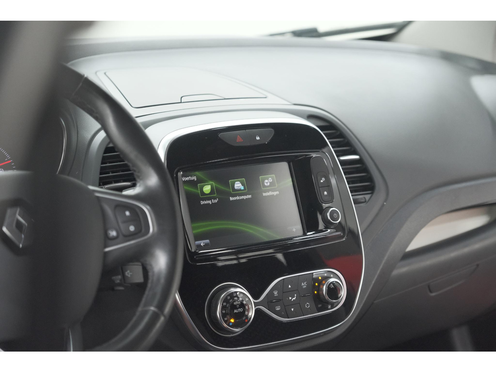 Renault Captur TCe 120 EDC Intens | Trekhaak | Camera | Navigatie | Parkeersensoren