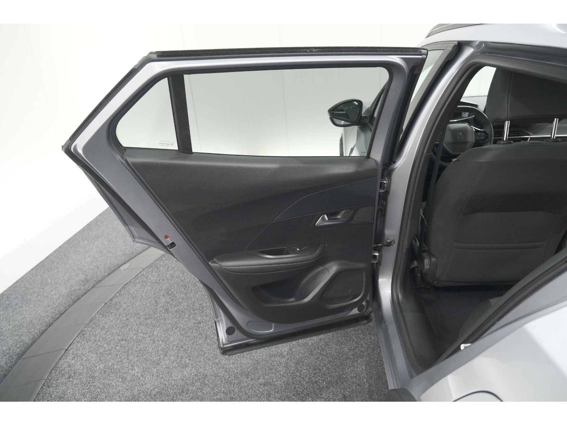 Peugeot 2008 PureTech 130 Allure Pack | Camera | Adaptieve Cruise Control | Apple Carplay | Stoelverwarming