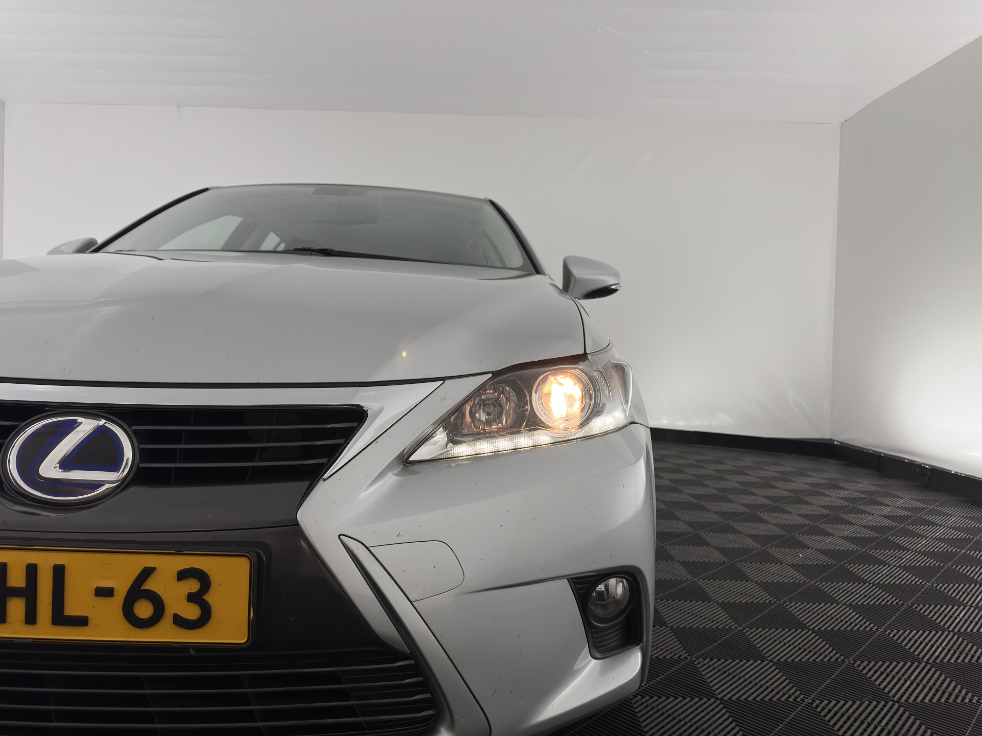 Lexus CT 200h Business Line Aut.*NAVI-FULLMAP | ALCANTARA | COMFORT-SEATS | CAMERA | ECC | CRUISE | 16''ALU*