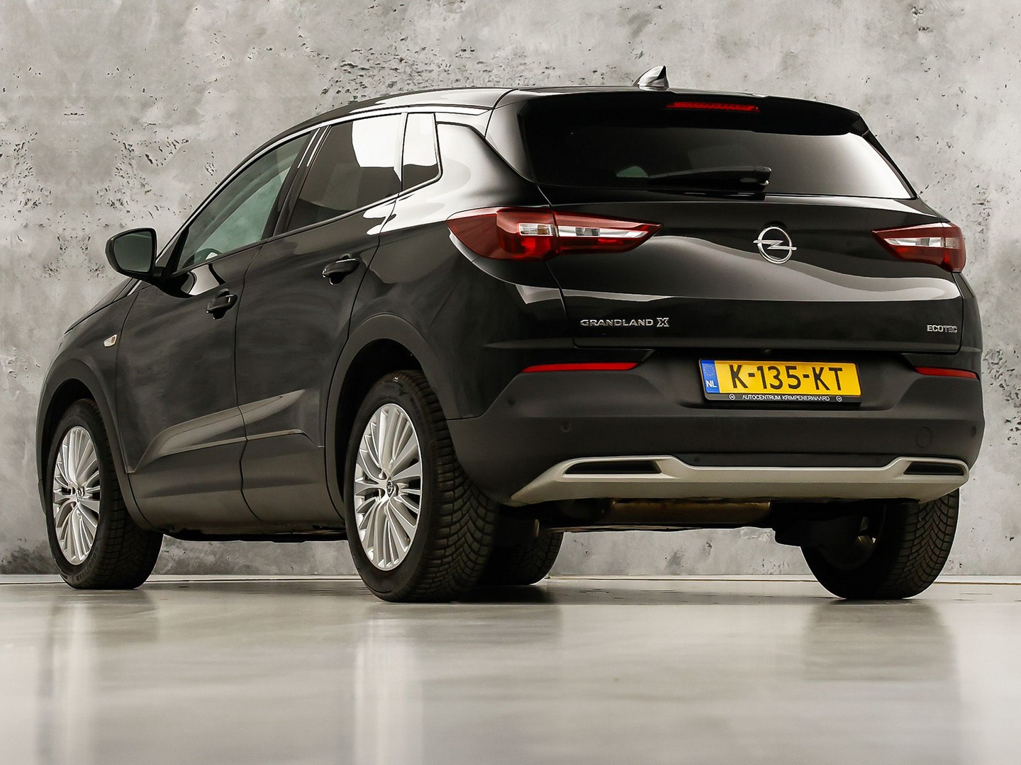 Opel Grandland X 1.2 Turbo Innovation (APPLE CARPLAY, GROOT NAVI, CLIMATE, STUUR/STOELVERWARMING, KEYLESS, CAMERA, SPORTSTOELEN, GETINT GLAS, ELEK ACHTERKLEP, NIEUWE APK, NIEUWSTAAT)