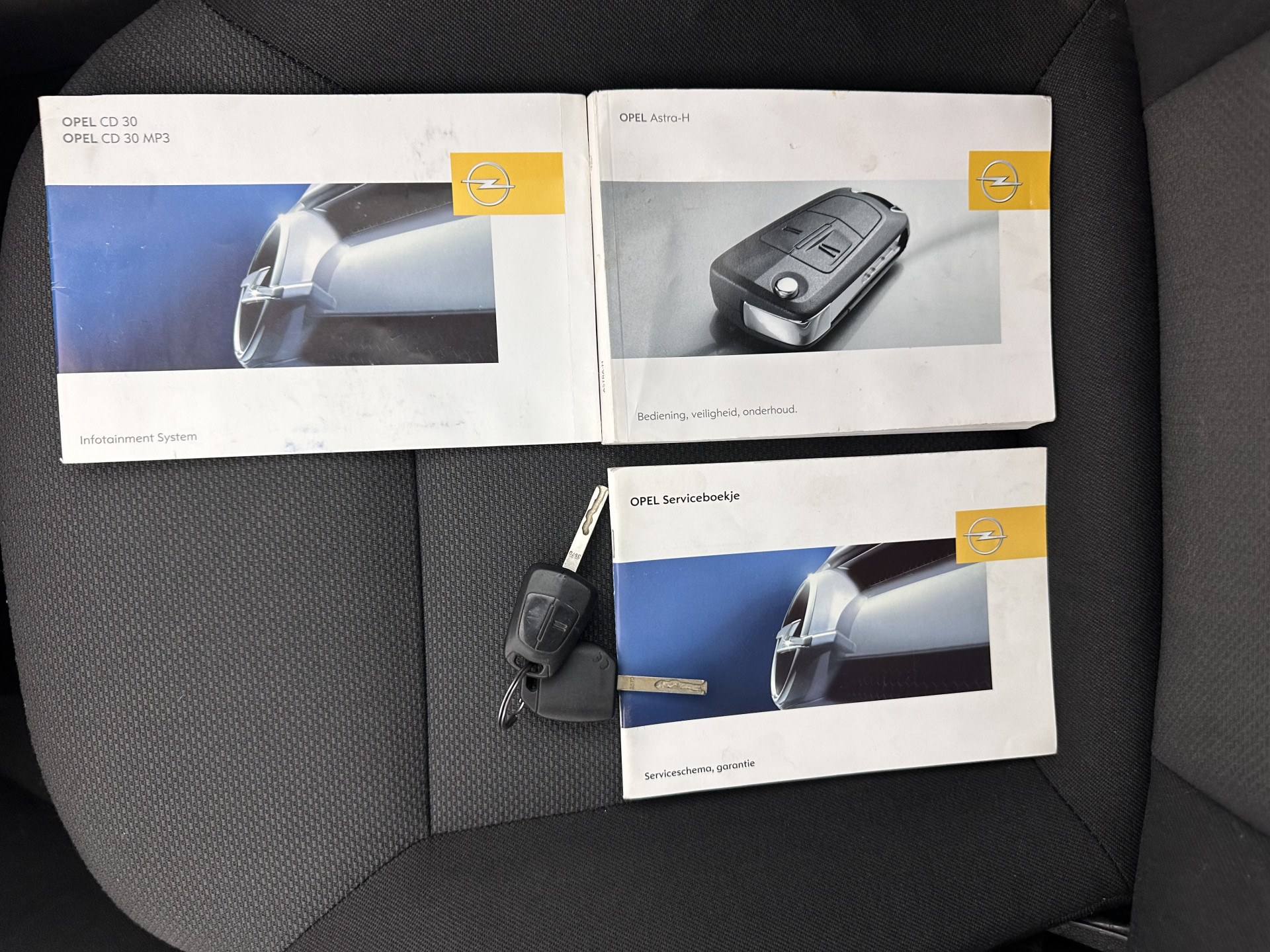 Opel Astra 1.4 Temptation *AIRCO | CRUISE | COMFORT-SEATS | TOWBAR | RADIO-CD | 16''ALU *