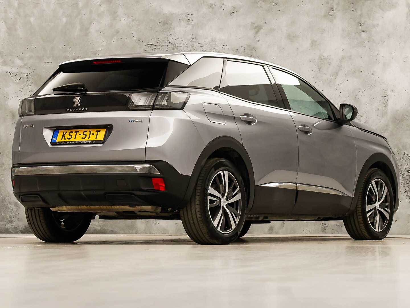 Peugeot 3008 1.6 HYbrid 225 Allure Sport 225Pk Automaat (APPLE CARPLAY, GROOT NAVI, 360 CAMERA, SPORTSTOELEN, LEDER, KEYLESS, GETINT GLAS, LANE ASSIST, NIEUWSTAAT)