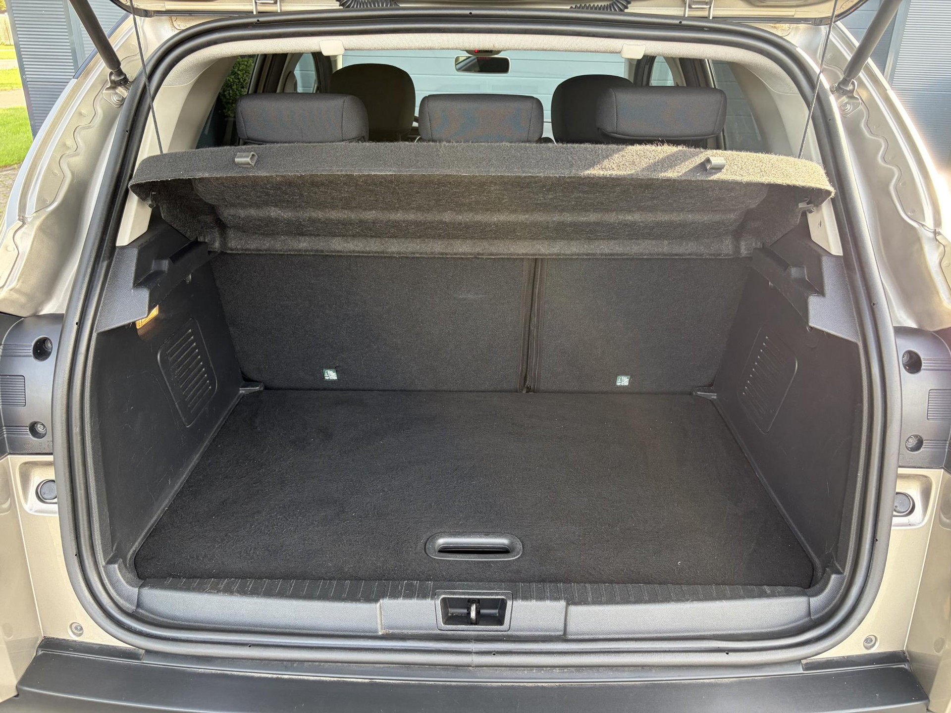 Renault Captur 1.2 TCe Dynamique ✓Navi✓Trekhaak✓Keyless✓Clima✓Cruise✓Dealer Onderhouden✓Automaat✓120pk✓Lm velgen✓Pdc✓N.A.P✓Apk tot 06-2027
