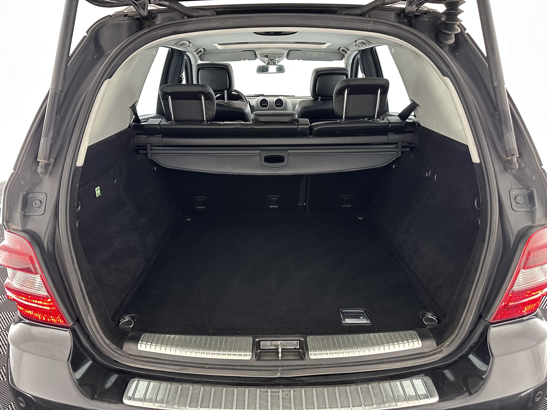 Mercedes-Benz M-klasse ML 420 CDI (⚠️) Aut. *PANO | LEATHER | BI-XENON | NAVI-FULLMAP | KEYLESS | AIRMATIC | CAMERA | TOWBAR | CRUISE | HARMAN/KARDON-AUDIO| MEMORY-PACK | HEATED-COMFORT-SEATS | 19"ALU*