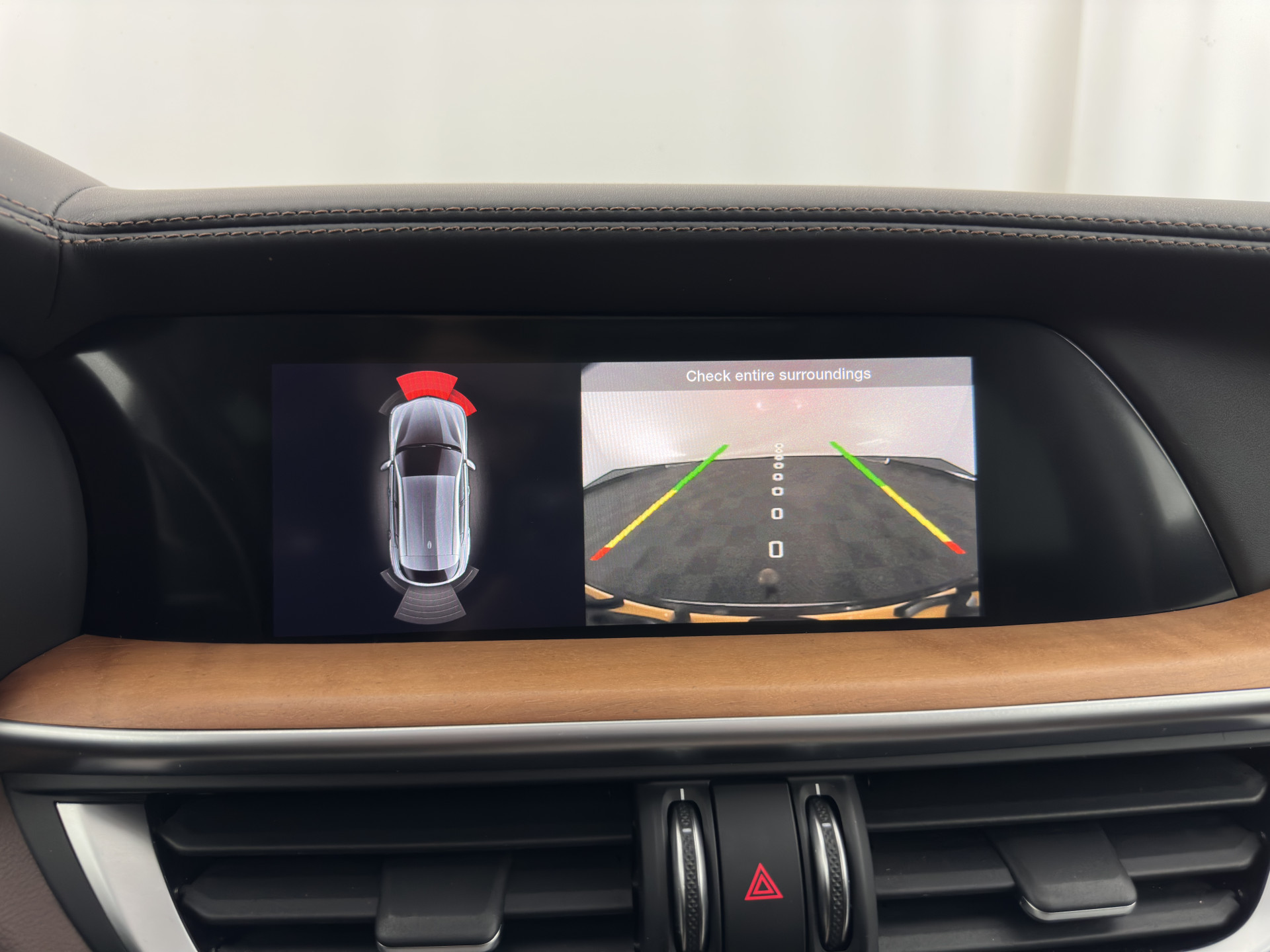 Alfa Romeo Stelvio 2.0 T Veloce AWD B-Tech Business Edition Aut. *PANO | LEATHER | XENON | ADAPTIVE-CRUISE | MEMORY-PACK | BLIND-SPOT | HEATED-SPORTSEATS | CAMERA | DAB+ | KEYLESS | SHIFT-PADDLES | PRIVACY-GLASS | NAVI-FULLMAP | TOWBAR | 20''