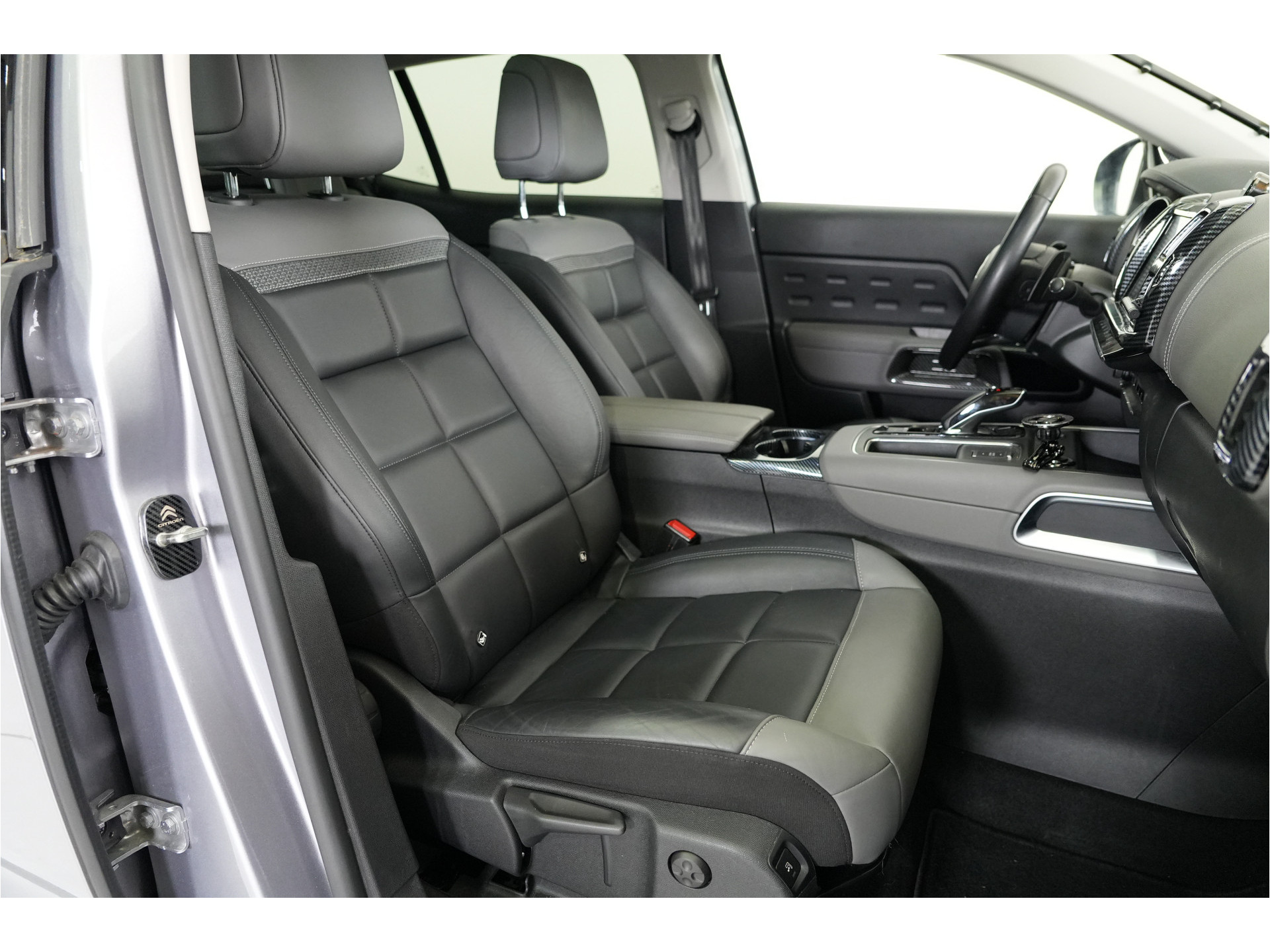 Citroën C5 Aircross 1.6 Shine 225 pk PHEV | SOH 95.5% | Pano | Leder | Massage | Adaptieve Cruise | El. stl. verst. | Inparkeer |