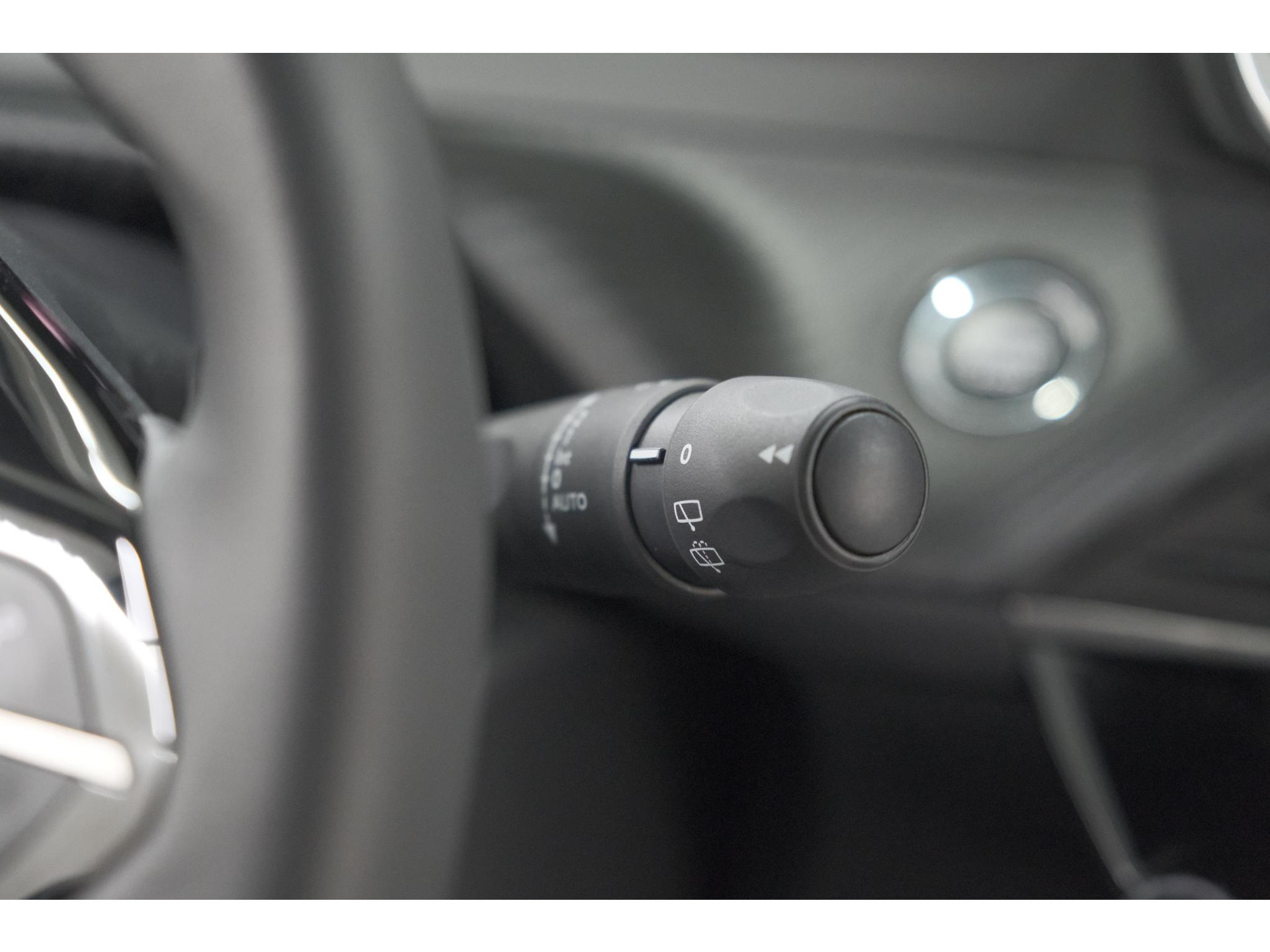 Peugeot 2008 1.2 Hybrid 145 Allure | 360 Camera | Adaptieve Cruise Control | Dodehoekdetectie | Apple Carplay