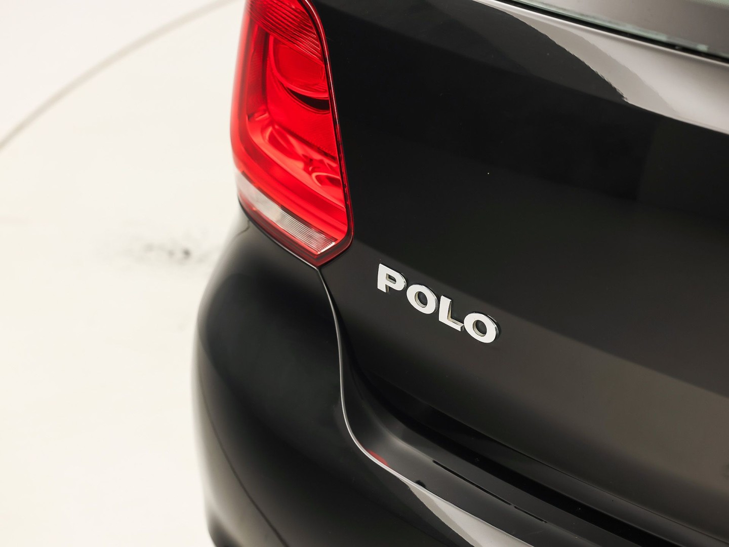 Volkswagen Polo 1.2 Feel (5 DEURS, AIRCO, ELEK RAMEN, SPORTSTOELEN, NIEUWE APK, NIEUWSTAAT)