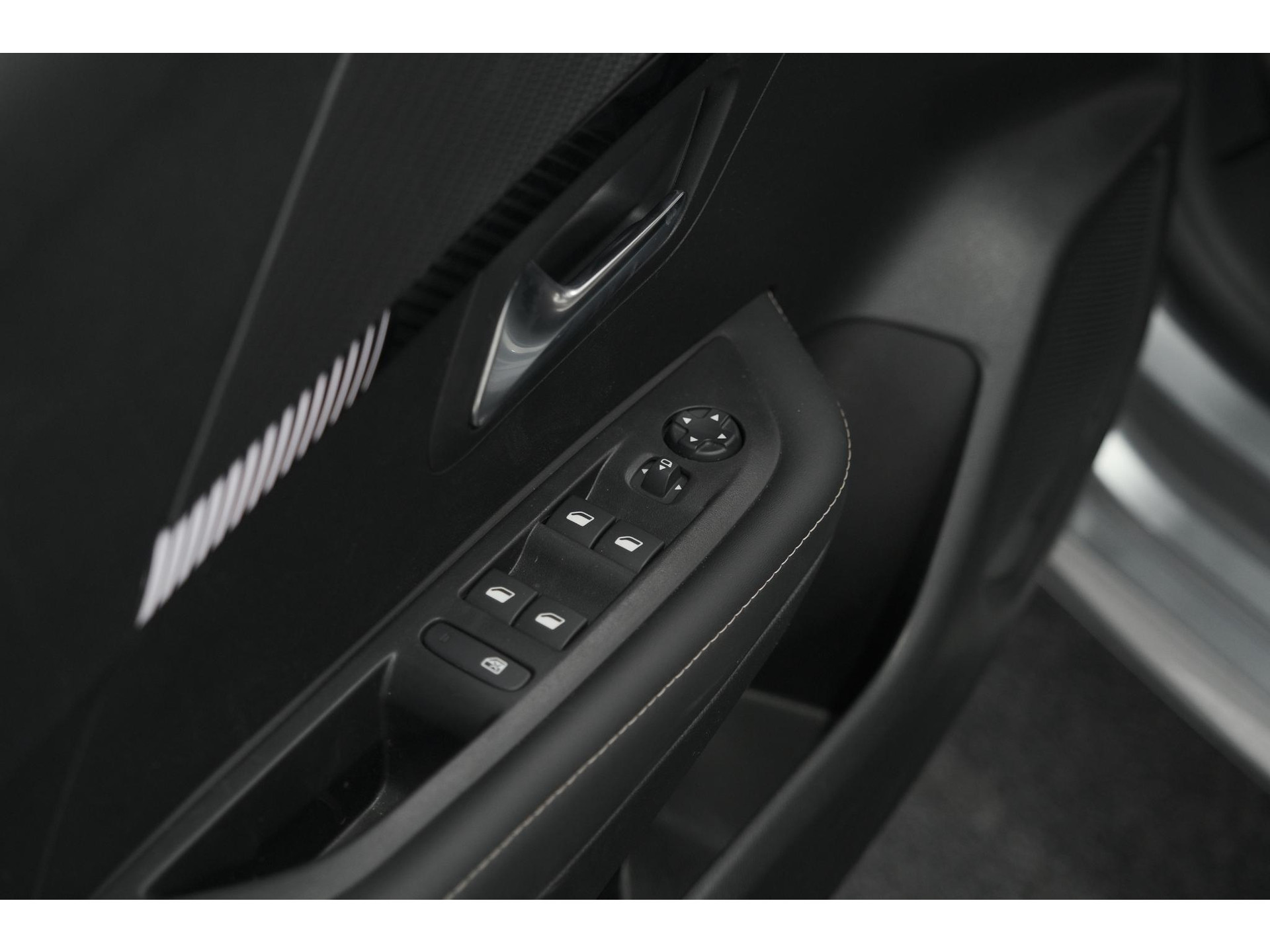 Peugeot 208 PureTech 100 Allure | 360 Camera | Dodehoekdetectie | Apple Carplay