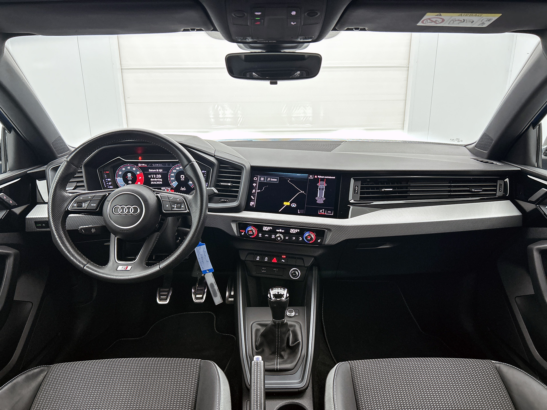 Audi A1 Sportback 30 TFSI S Line edition one | NAVI | STOELVERWARMING | CLIMAT CONTROL | PARKEER SENSOREN V+A