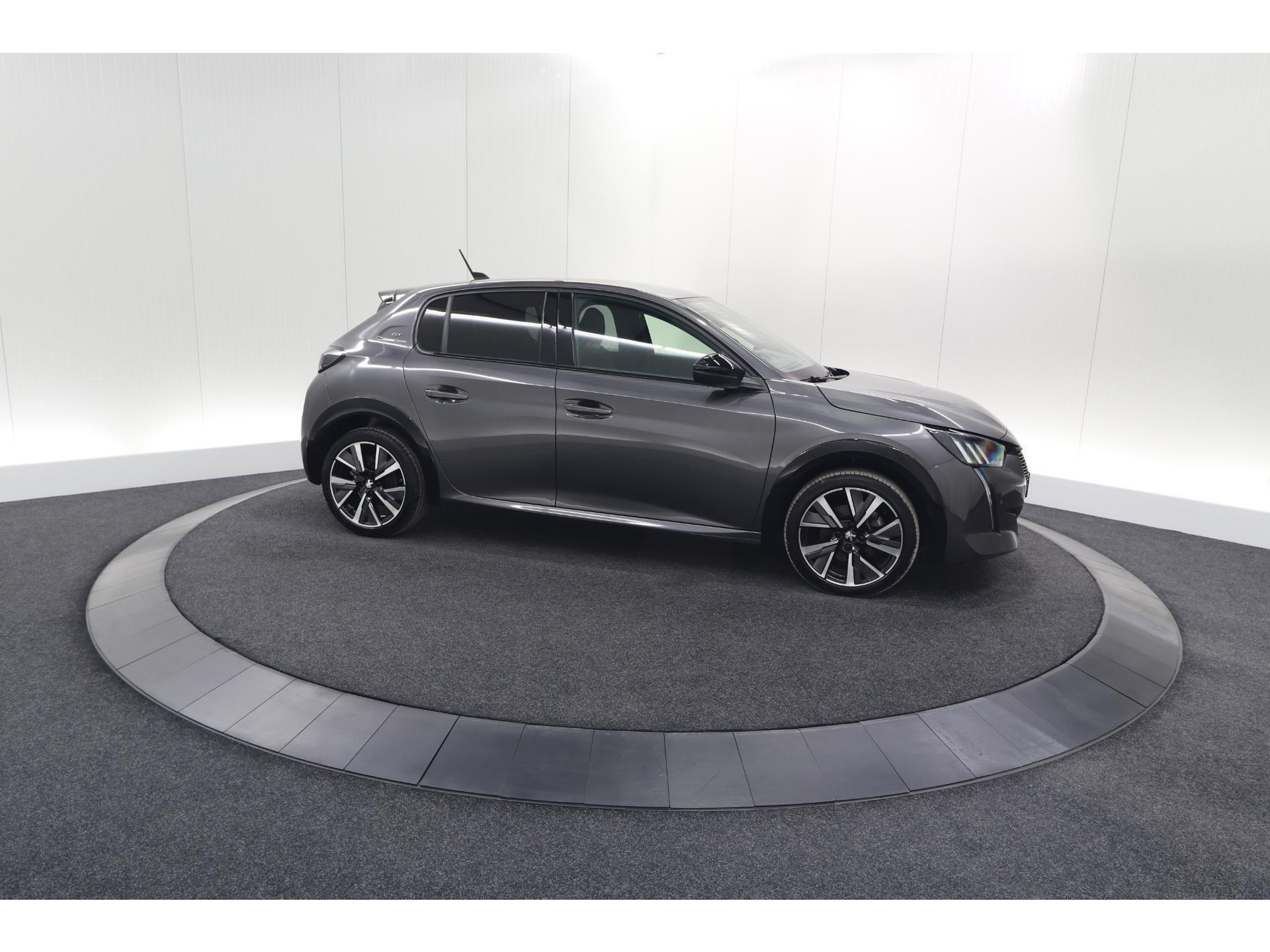 Peugeot 208 PureTech 100 GT | Camera | Adaptieve Cruise Control | Navigatie | Apple Carplay