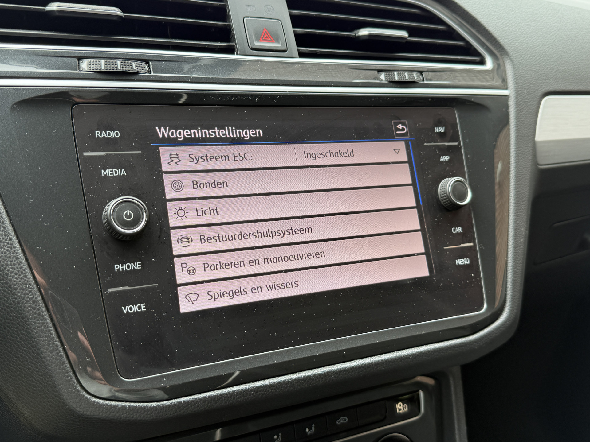 Volkswagen Tiguan 1.5 TSI ACT Comfortline | Apple Carplay | ACC | Trekaak | Draadloze lader