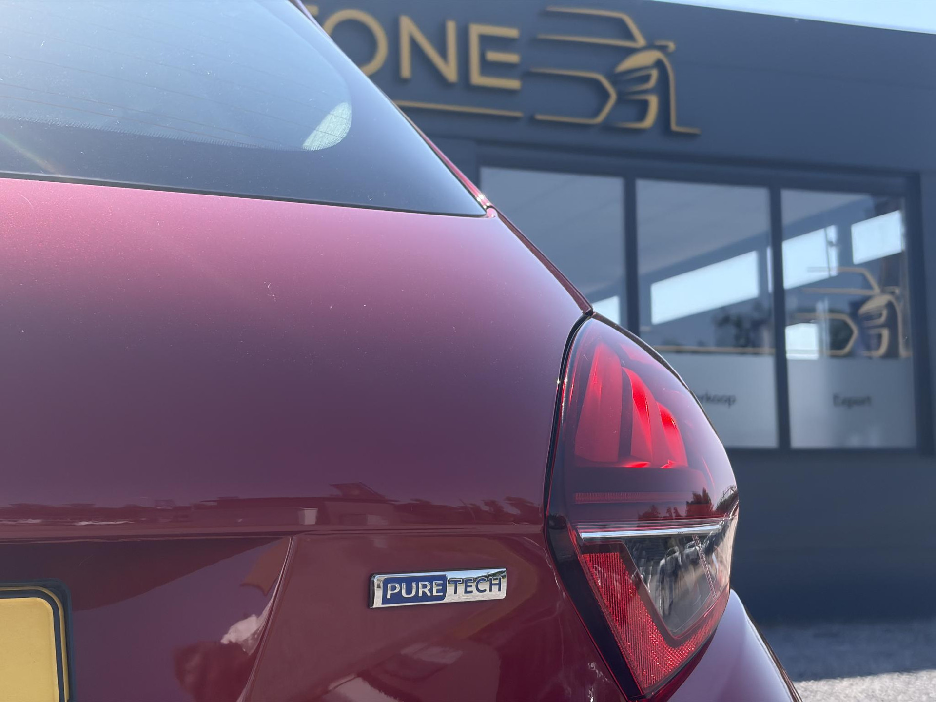 Peugeot 208 1.2 PureTech Allure 1e Eigenaar,D-riem vv in 2023,Afn.Trekhaak,Dealer Onderhouden,Carplay,Navi,Clima,Cruise,Lm velgen,110pk,N.A.P,Pdc,Apk tot 07-2027