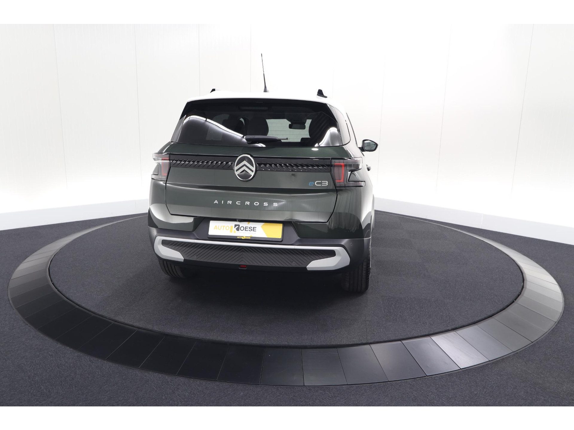 Citroen Ë-C3 Aircross Plus 113pk Extended Range 54 kWh | 11 KW Lader | Camera | Apple CarPlay | Parkeersensoren