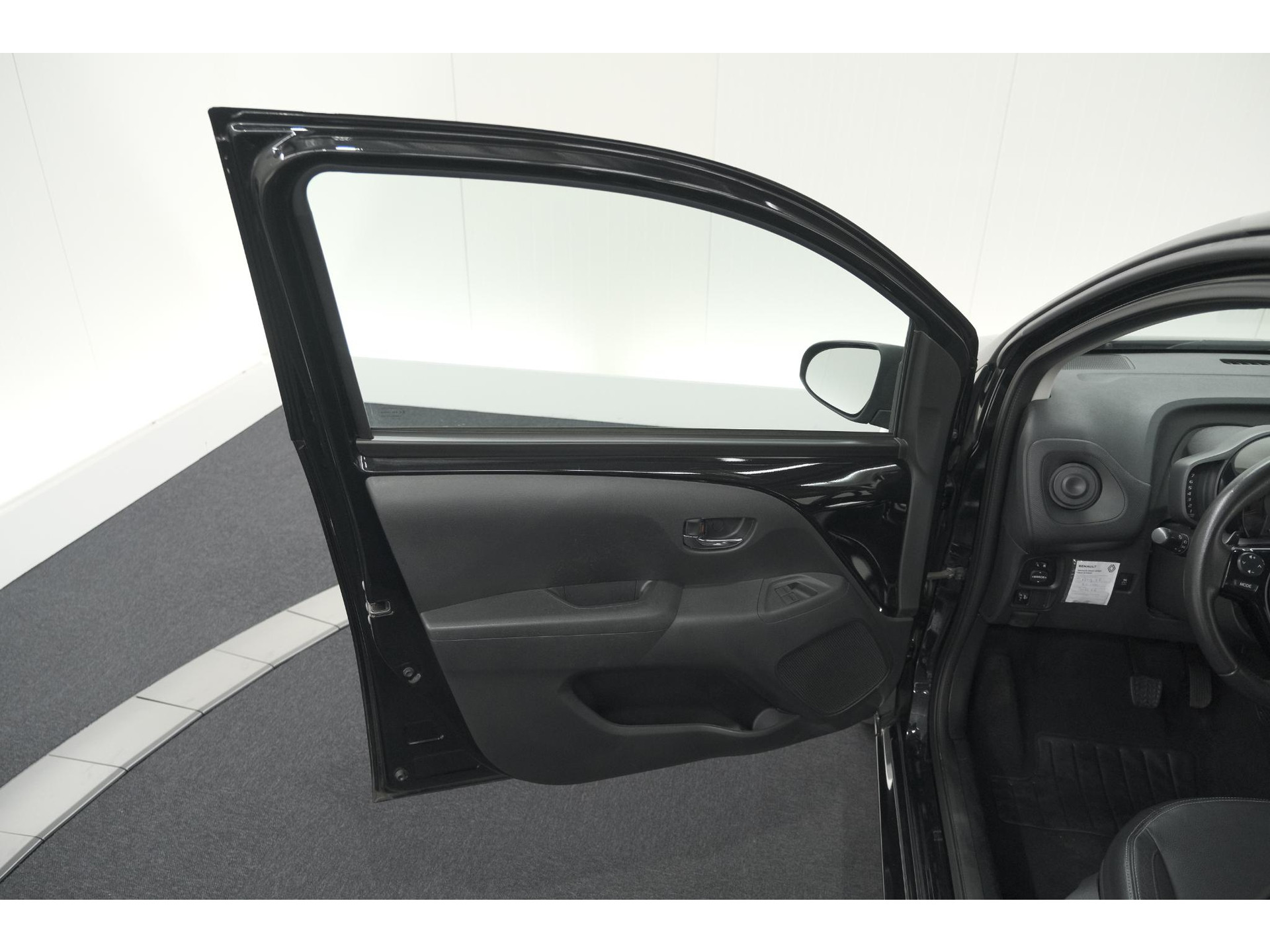 Citroen C1 1.0 VTi Shine | Automaat | Stoelverwarming | Camera | Lederen bekleding