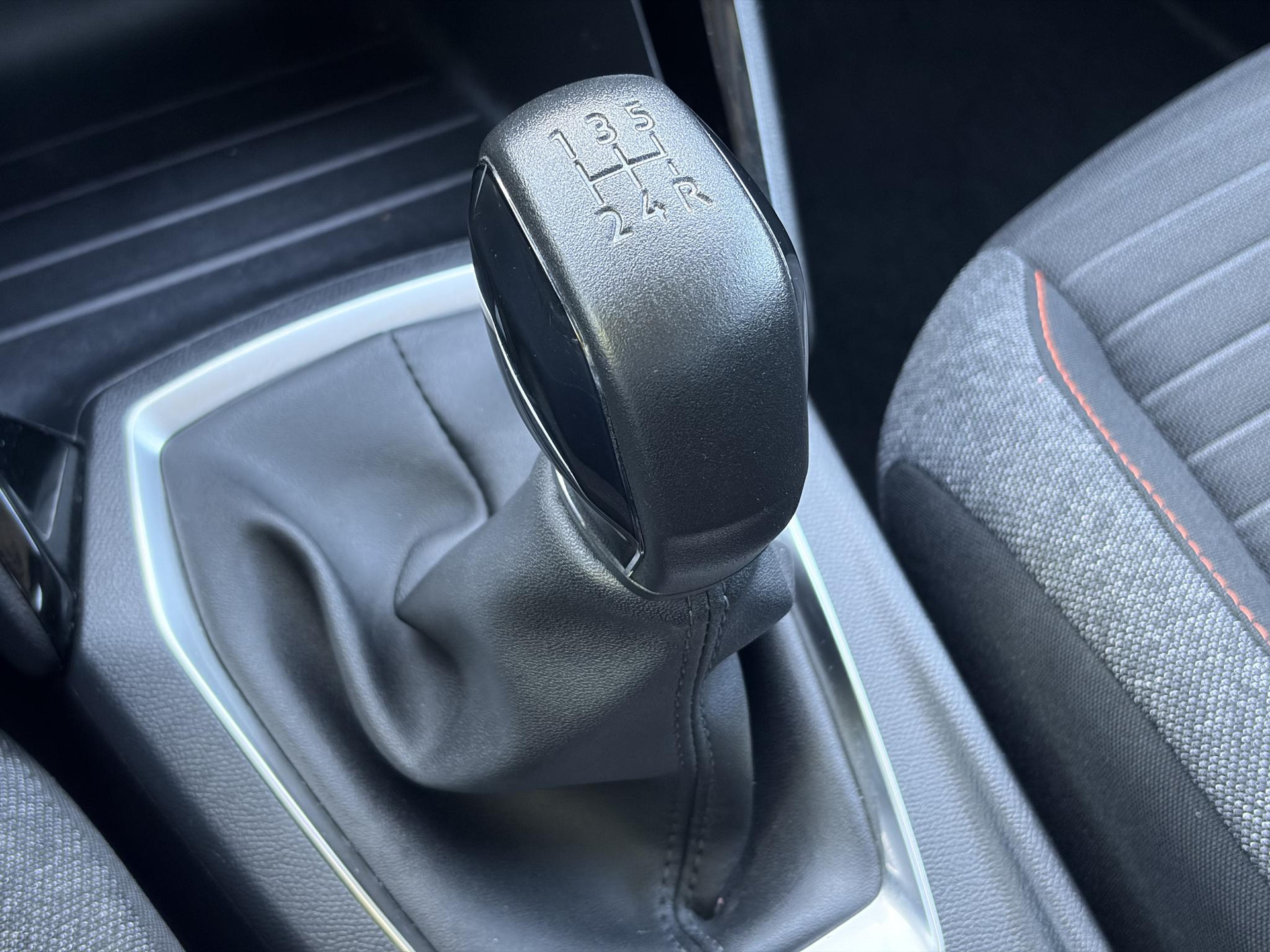 Peugeot 208 1.2 PureTech Blue Lease Active 2e Eigenaar,Navi,D-riem vv 07-2025,Pdc,Clima,Cruise,Rijstrooksensor,N.A.P,Bj 12-2019,Apk tot 08-2027