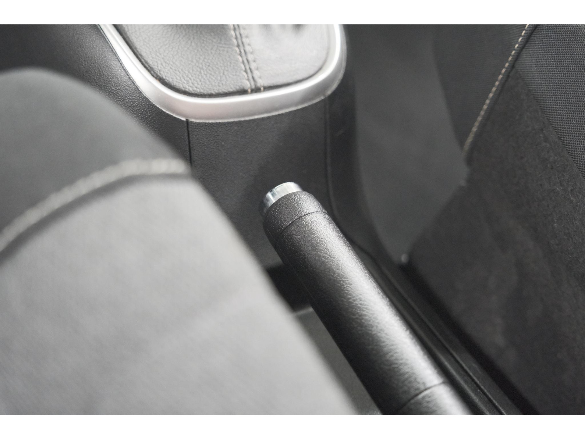 Citroen C3 PureTech 110 EAT6 Shine | Camera | Navigatie | Parkeersensoren | Apple Carplay | 17 Inch Lichtmetalen Velgen