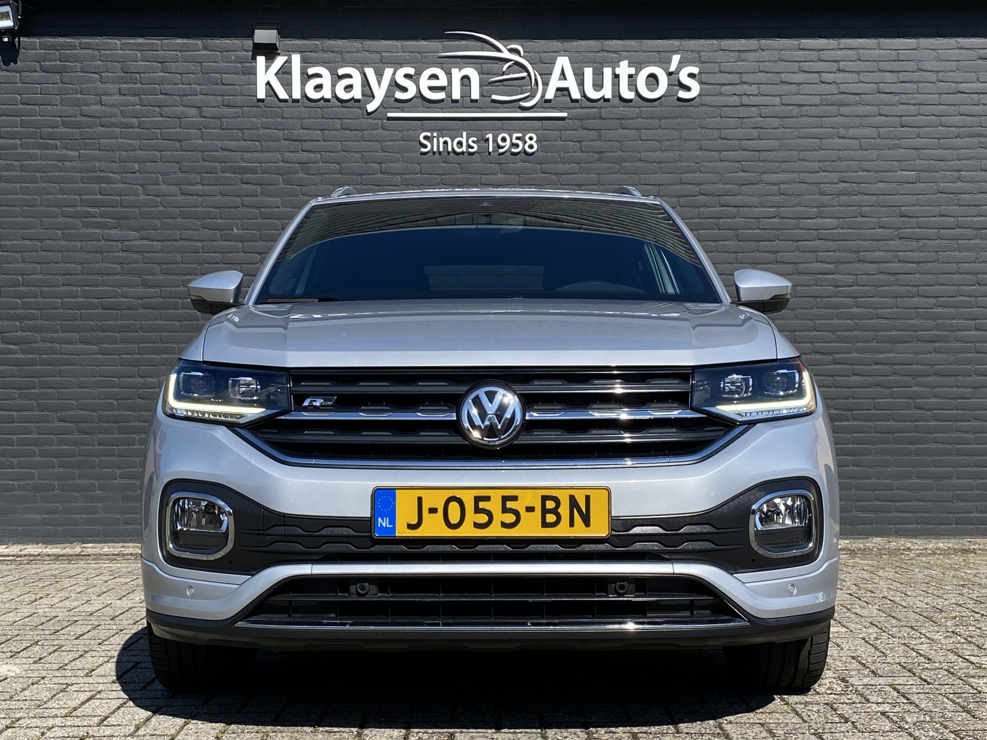 Volkswagen T-Cross 1.0 TSI R Line 116 pk | dealer onderh. | virtual cockpit | navigatie | camera | stoelverwarming | apple carplay | keyless go